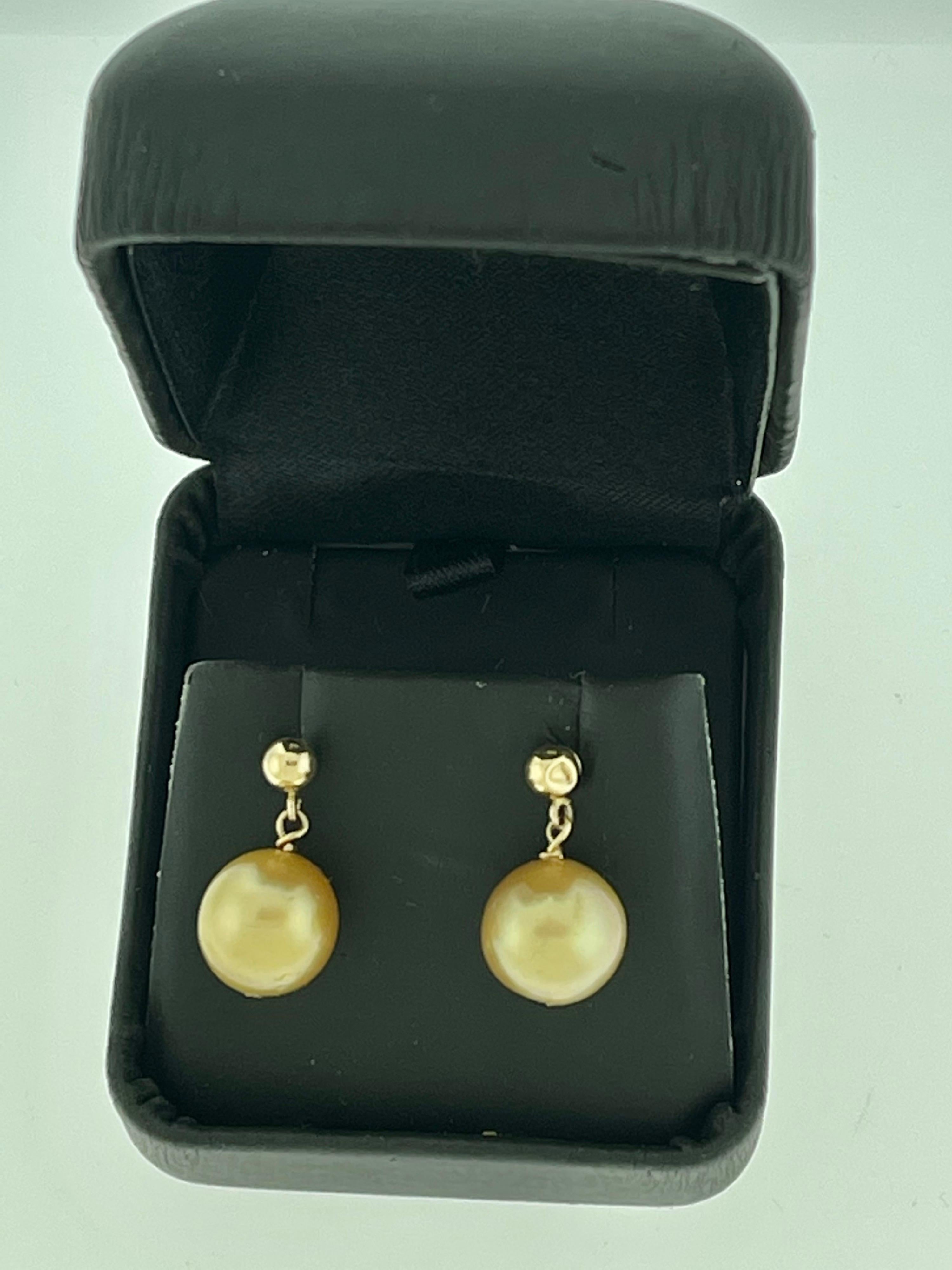 Golden South Sea Pearl Dangling Earrings 14 Karat Yellow Gold For Sale 1