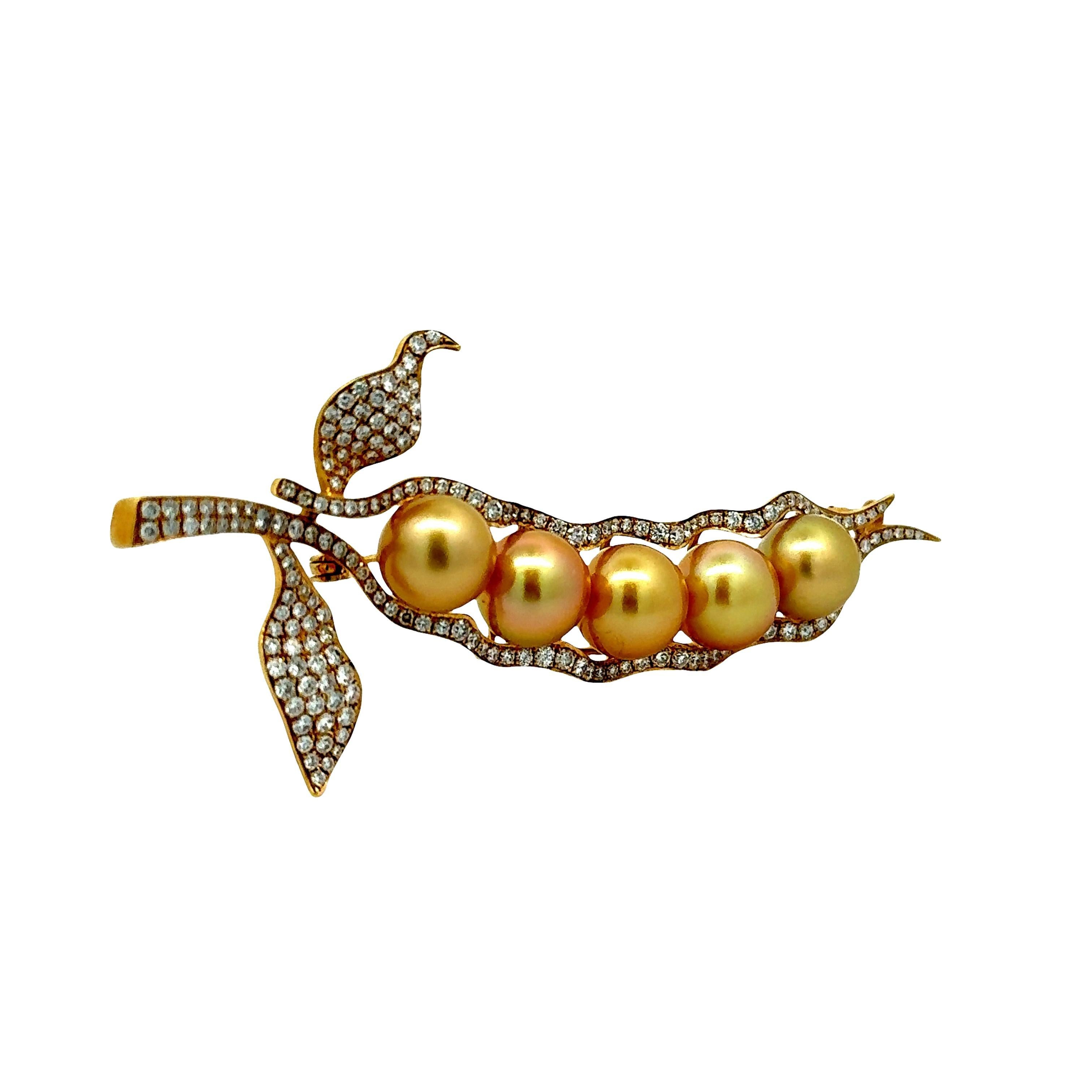 Broche-pendentif en or jaune 18K avec diamant et perle des mers du Sud dorée Excellent état - En vente à Beverly Hills, CA