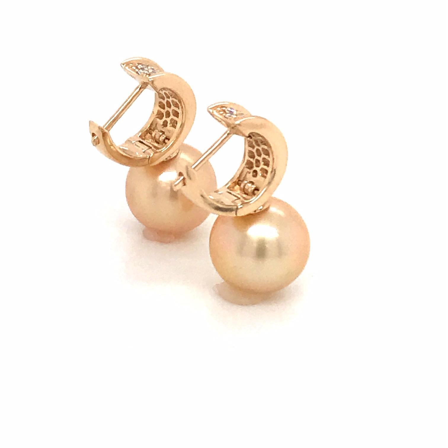 Golden South Sea Pearl Diamond Bar Drop Earrings 0.43 Carat 18 Karat Yellow Gold For Sale 2