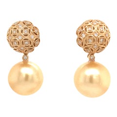 Boucles d'oreilles en goutte en or jaune 18 carats avec perles dorées des mers du Sud et diamants de 0,30 carat