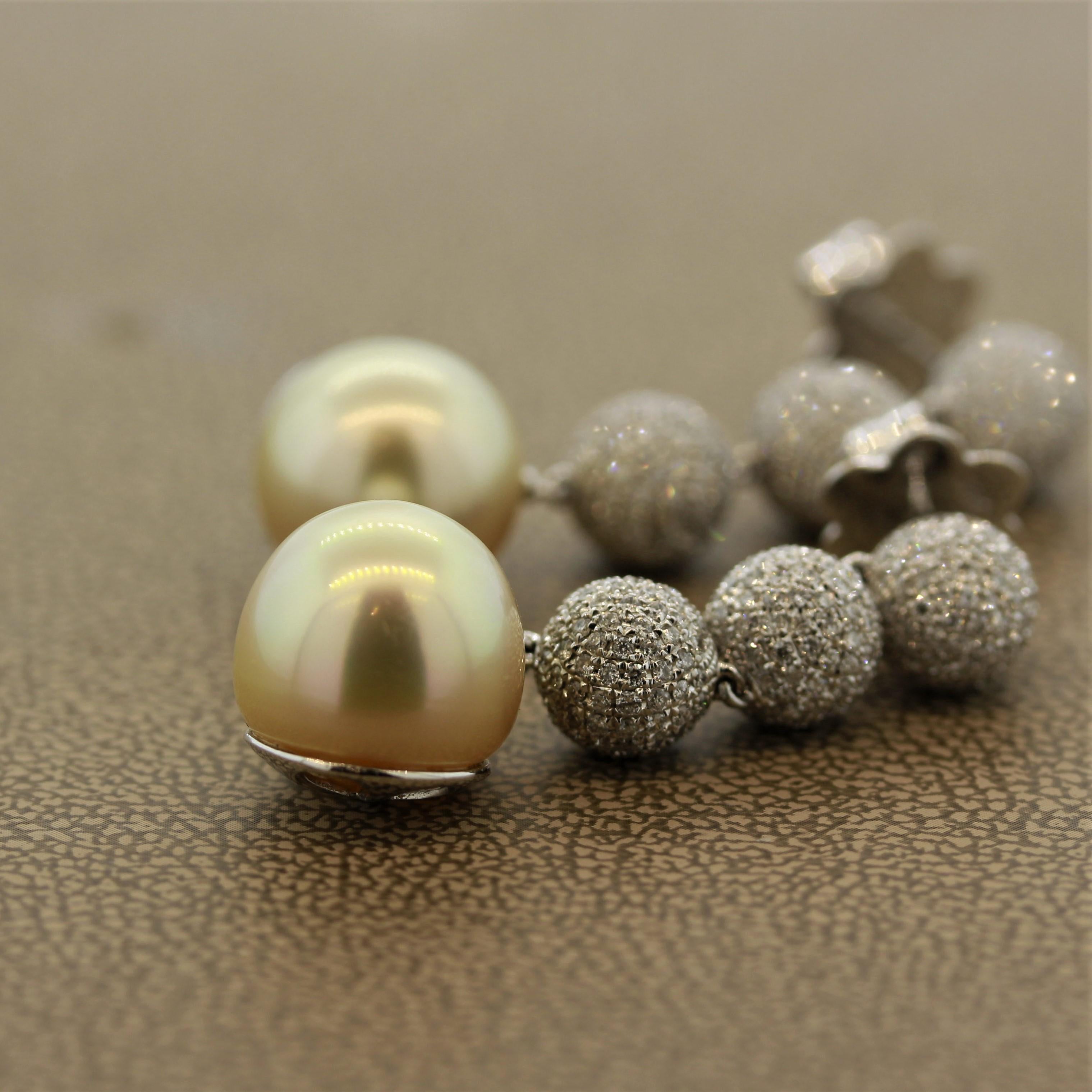Goldene Südseeperlen-Diamant-Tropfenohrringe im Zustand „Neu“ im Angebot in Beverly Hills, CA