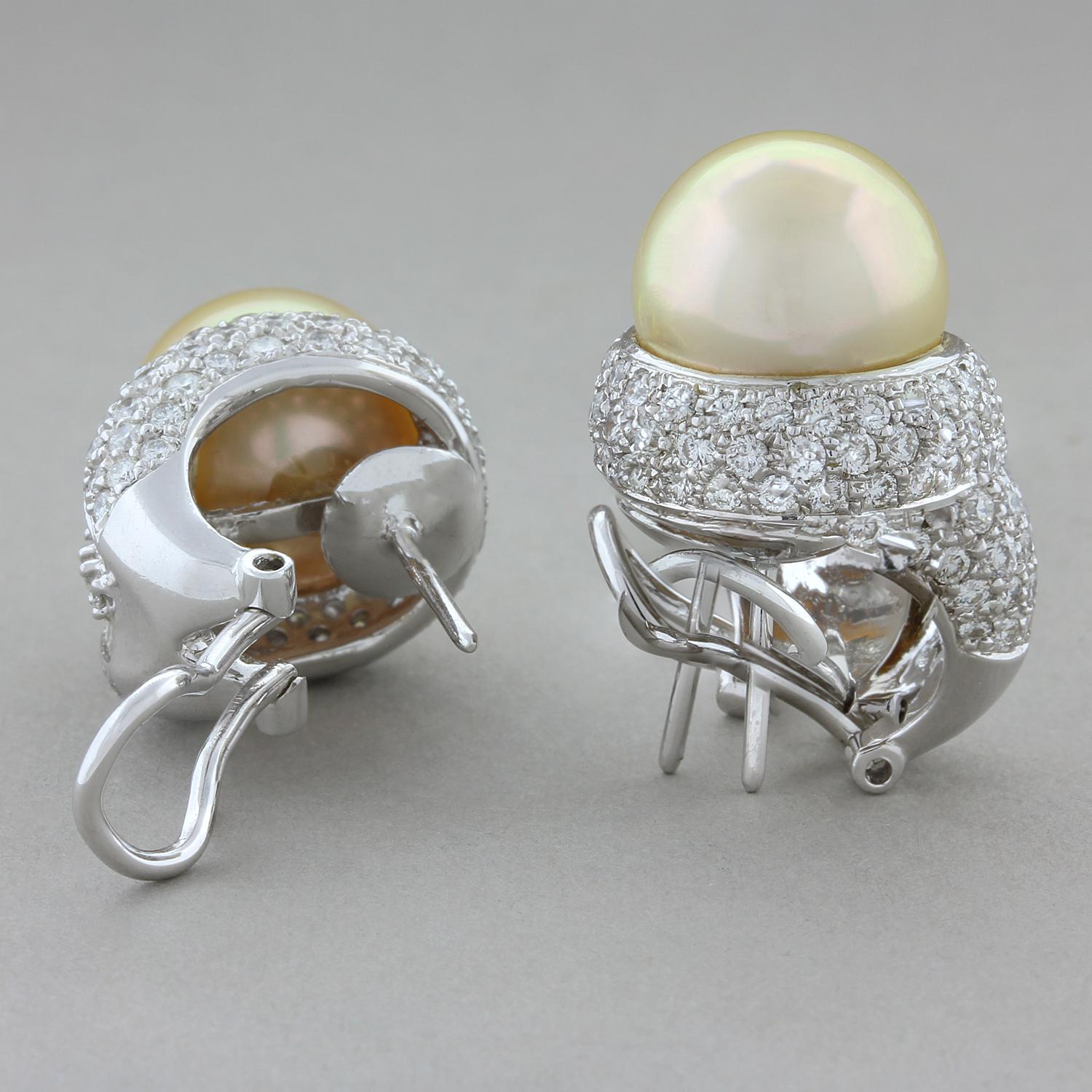 Golden South Sea Pearl Diamond Gold Earrings In New Condition For Sale In Beverly Hills, CA
