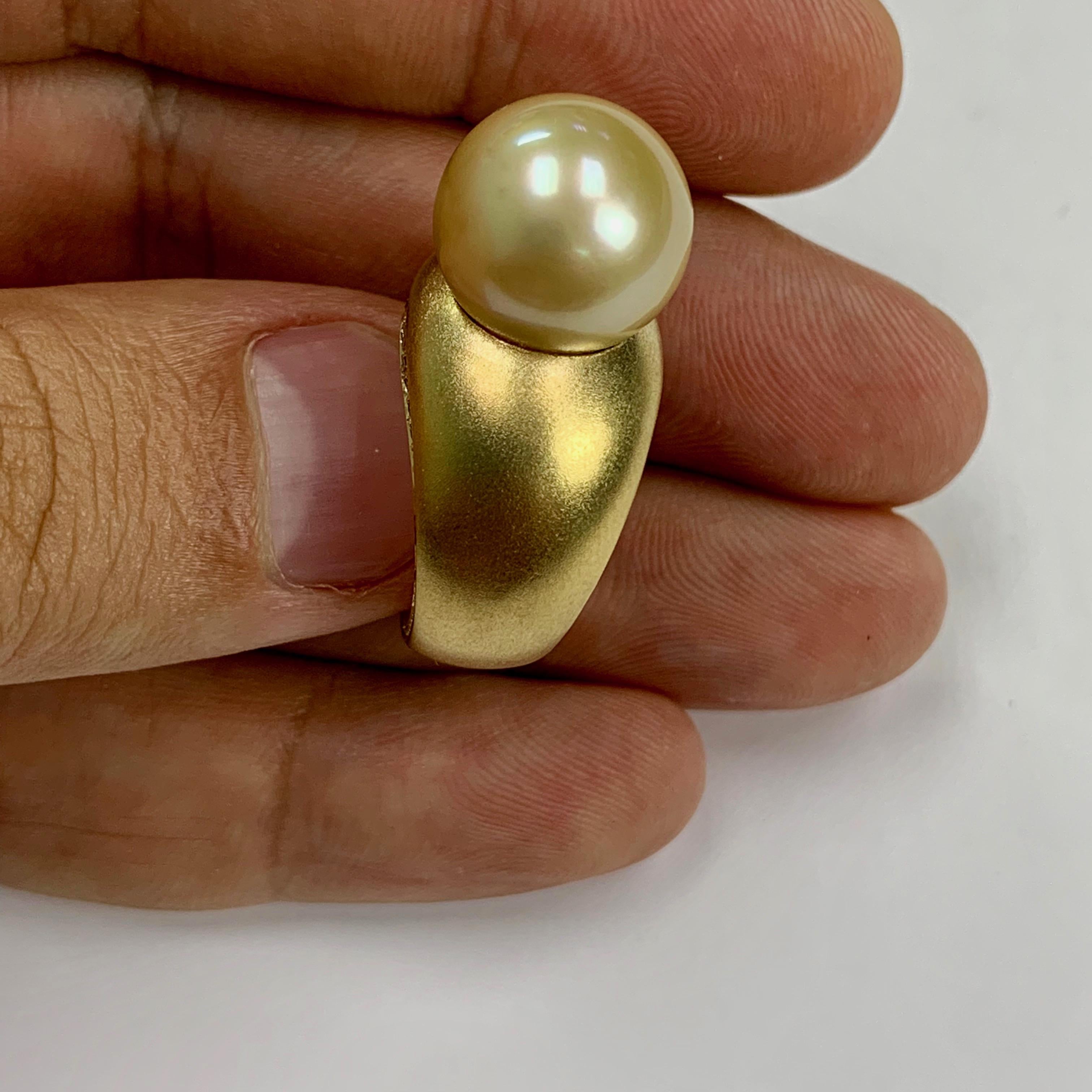 Round Cut Golden South Sea Pearl Diamonds Cocktail Ring For Sale