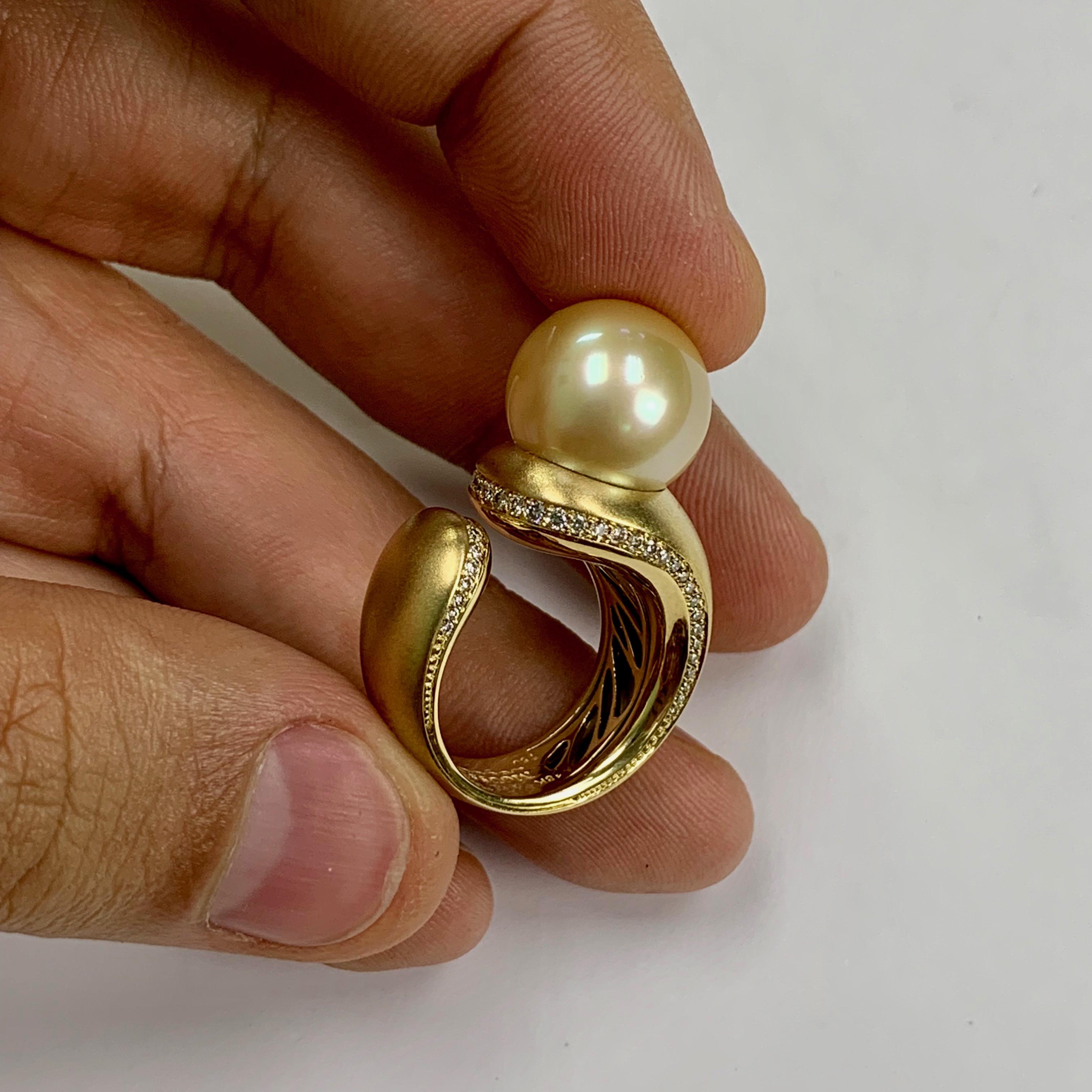 Golden South Sea Pearl Diamonds Cocktail Ring In New Condition For Sale In Bangkok, TH