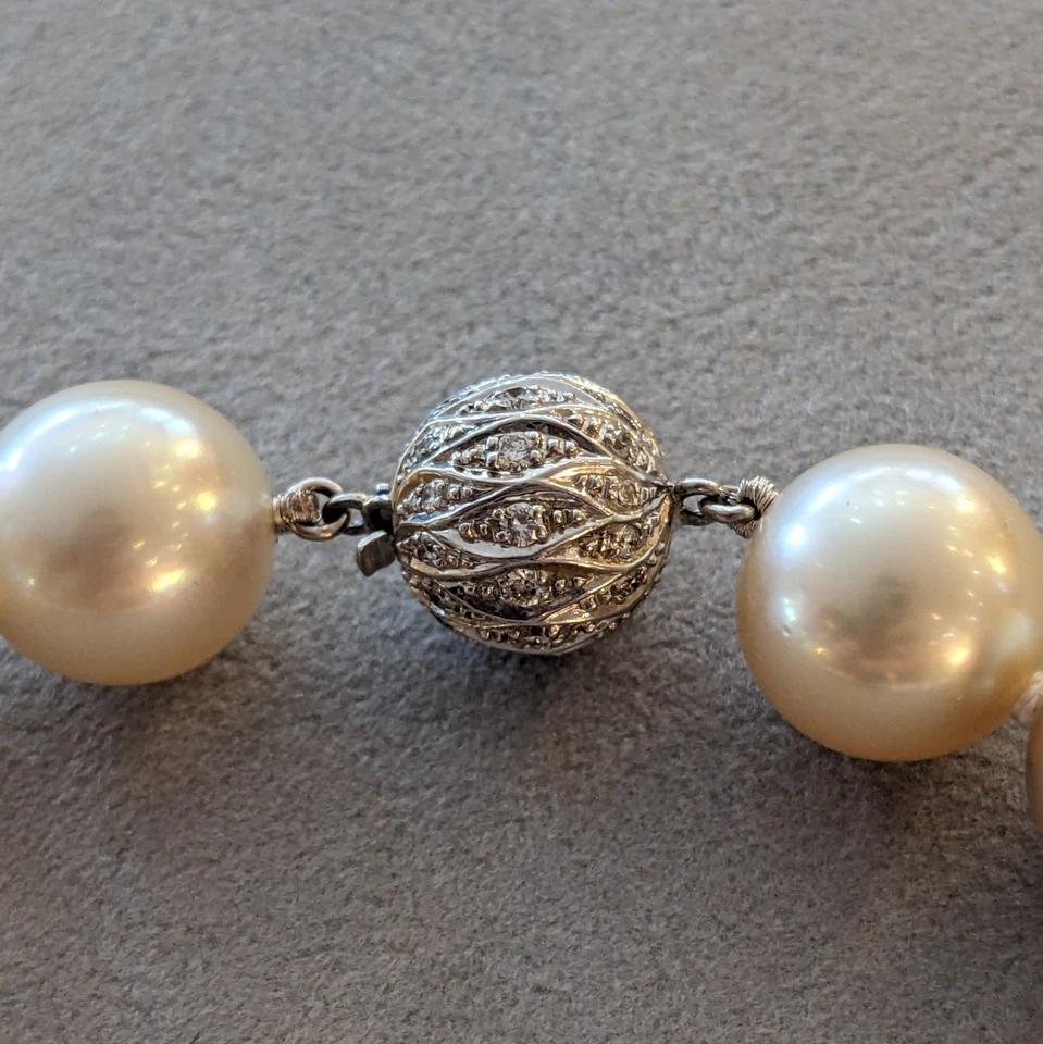 Golden South Sea Pearl Necklace 16.8 inch 18k White Gold Diamond Clasp In Excellent Condition For Sale In La Jolla, CA