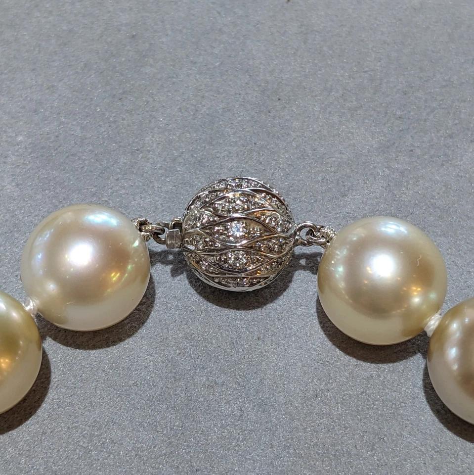 Women's Golden South Sea Pearl Necklace 16.8 inch 18k White Gold Diamond Clasp For Sale