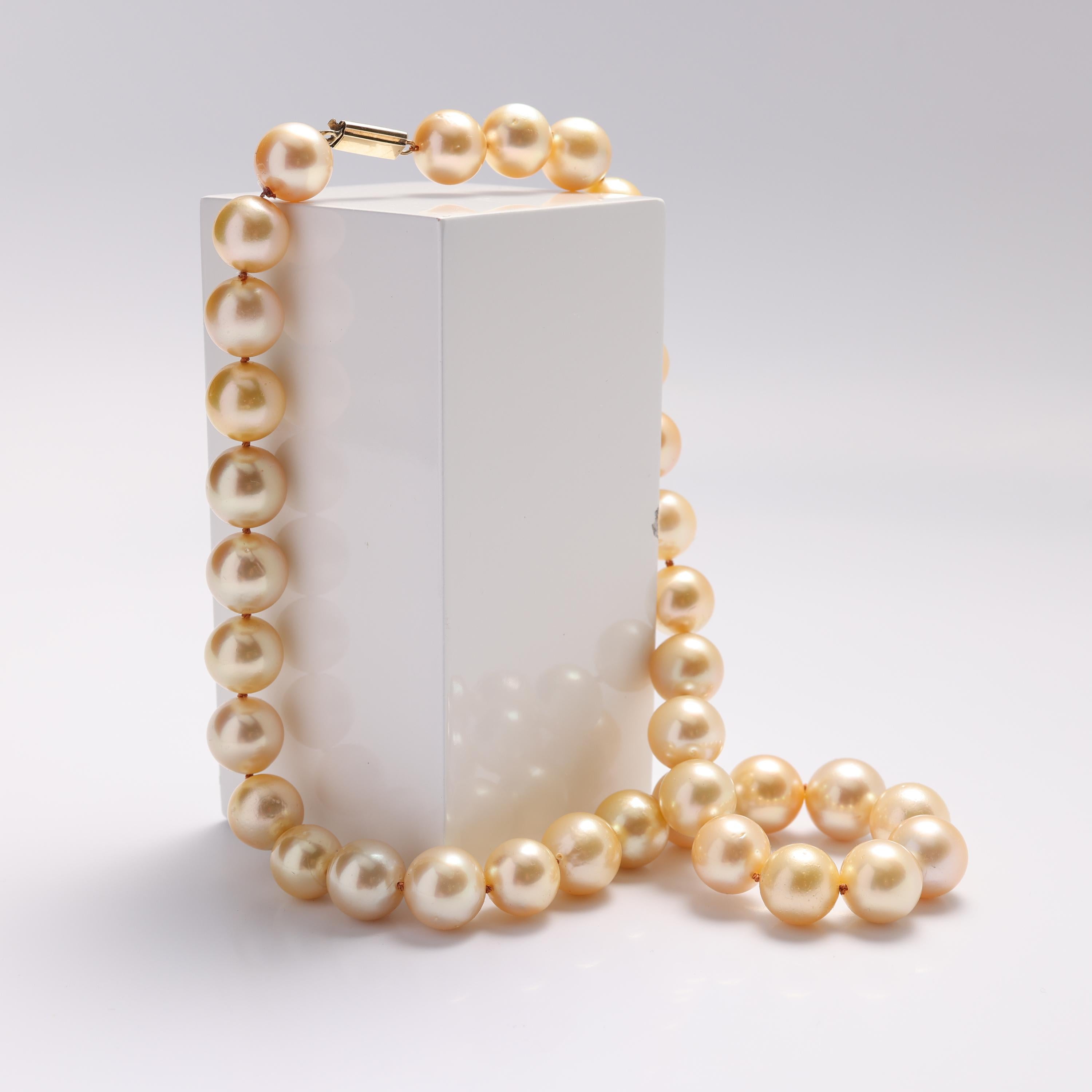 how much do pearl necklaces cost