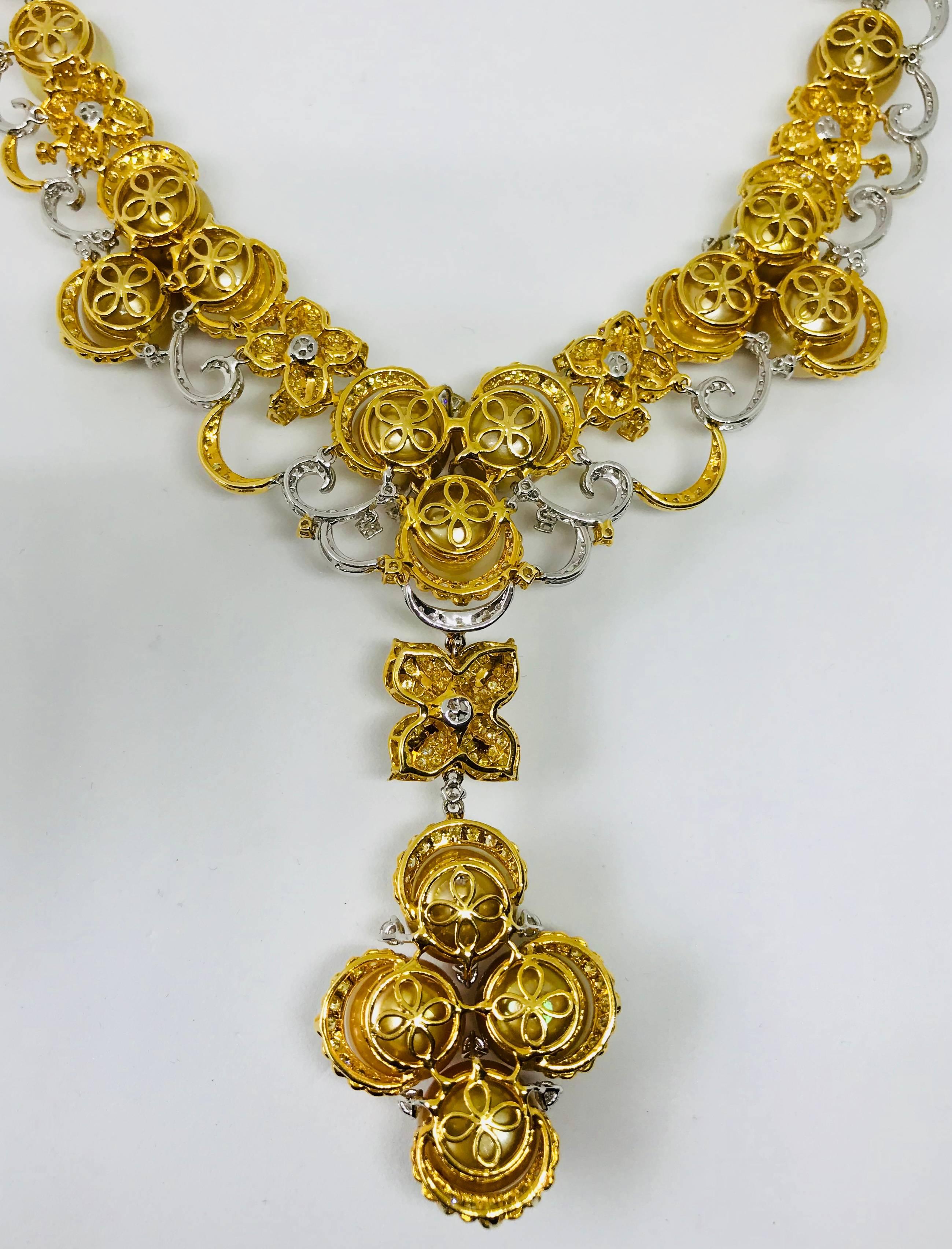 Contemporary Golden South Sea Pearl Necklace with Diamonds and 18kt Gold 64.26 grams For Sale