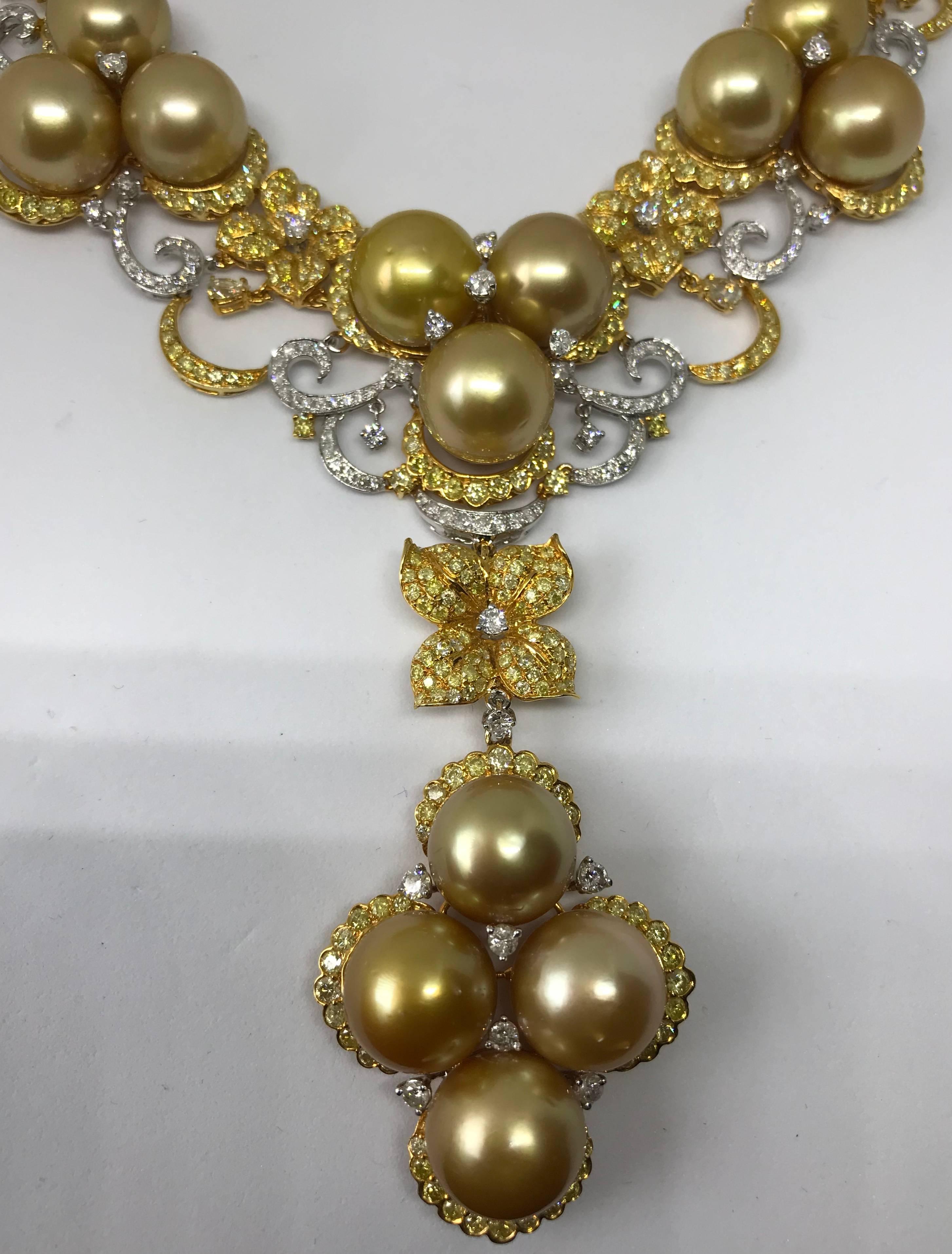 Women's Golden South Sea Pearl Necklace with Diamonds and 18kt Gold 64.26 grams For Sale