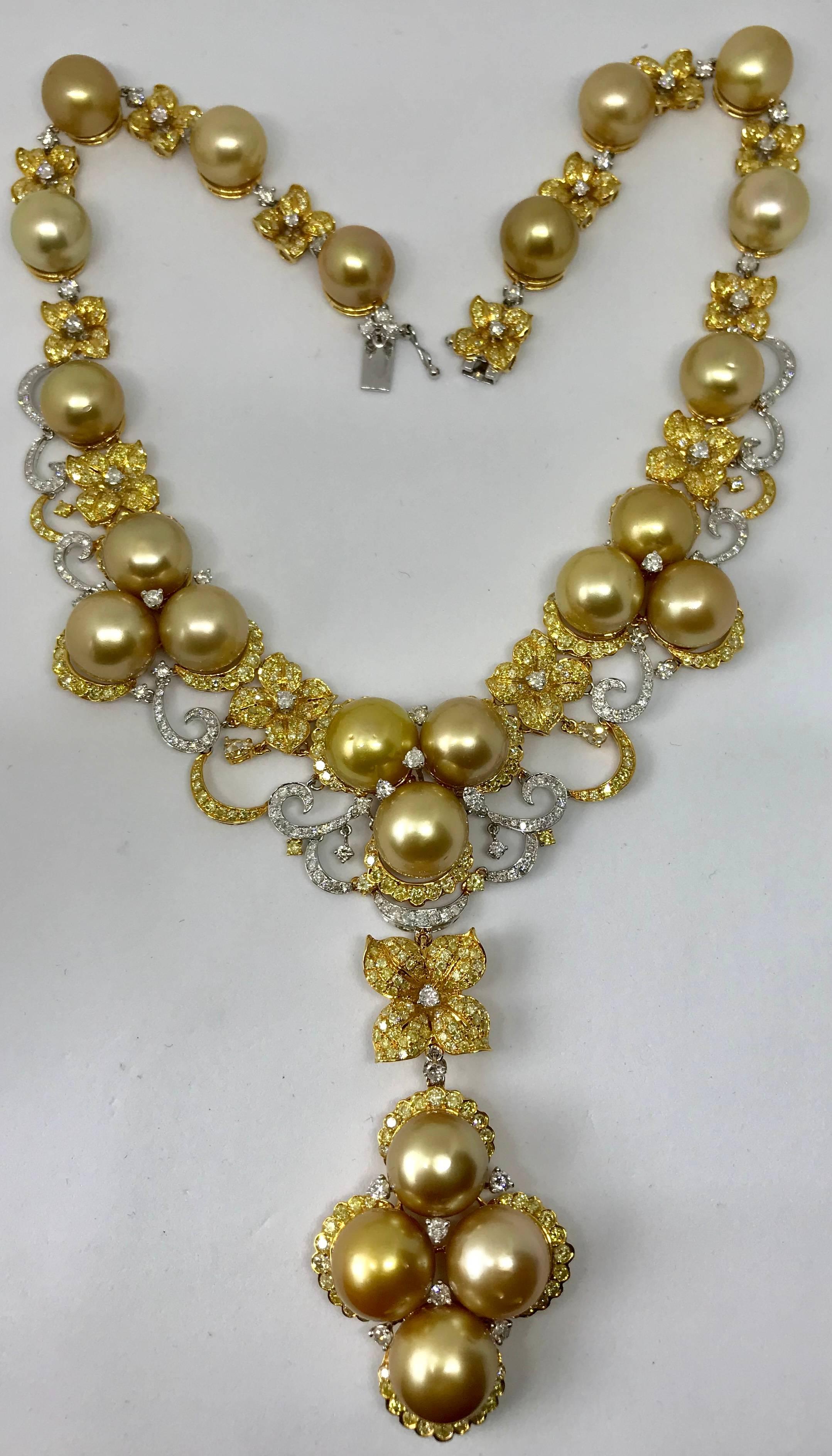 Golden South Sea Pearl Necklace with Diamonds and 18kt Gold 64.26 grams For Sale 1