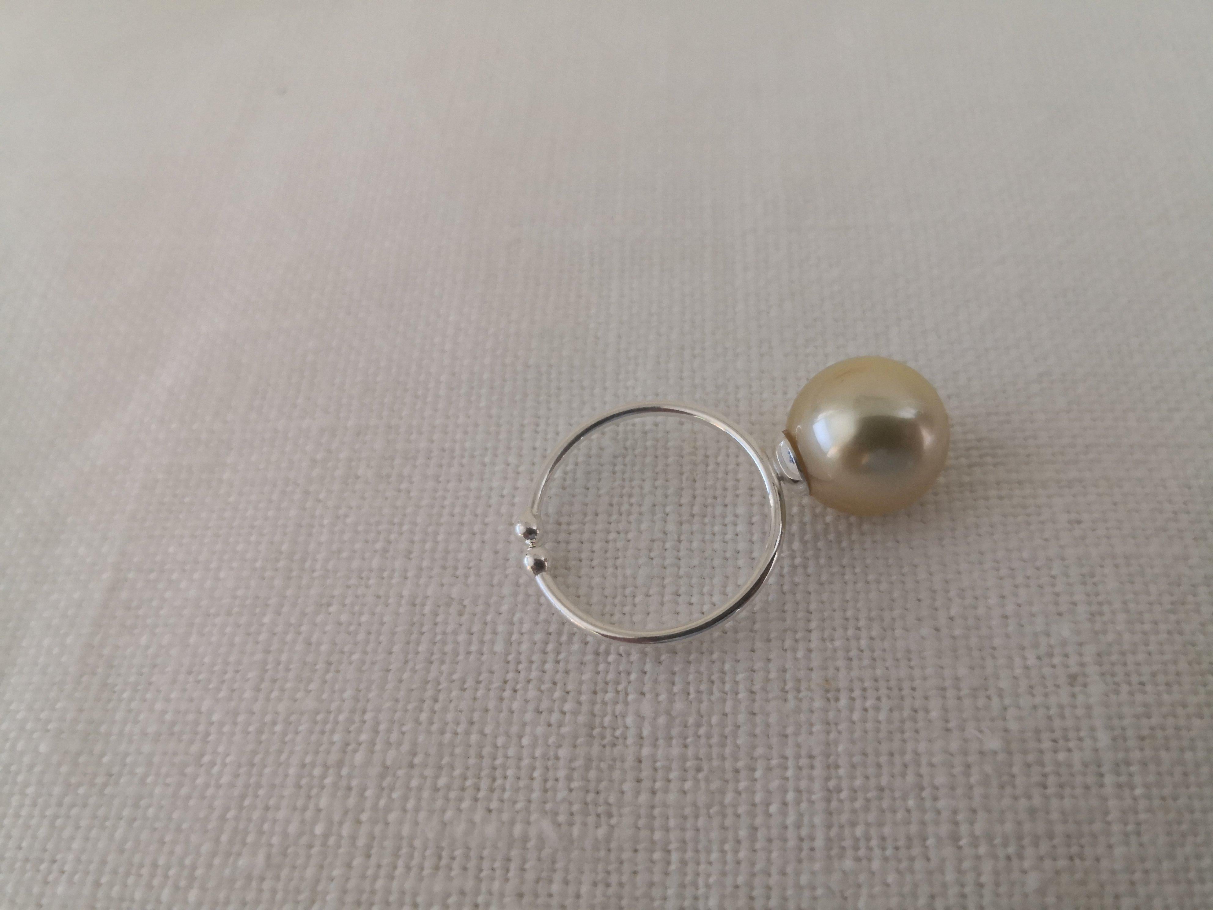 Modern Golden South Sea Pearl Ring Round Natural Color and Luster For Sale