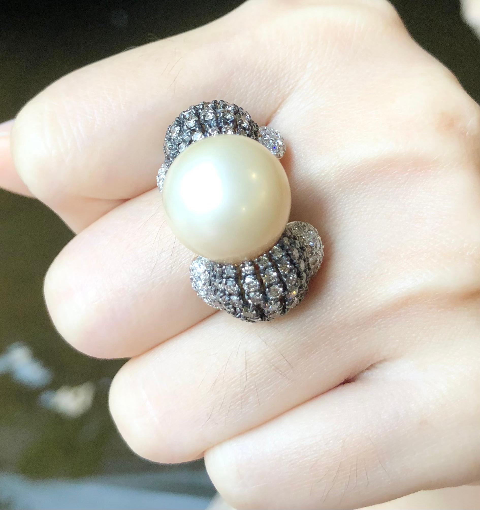 Contemporary Golden South Sea Pearl with Brown Diamond and Diamond Ring Set in 18 Karat Gold For Sale
