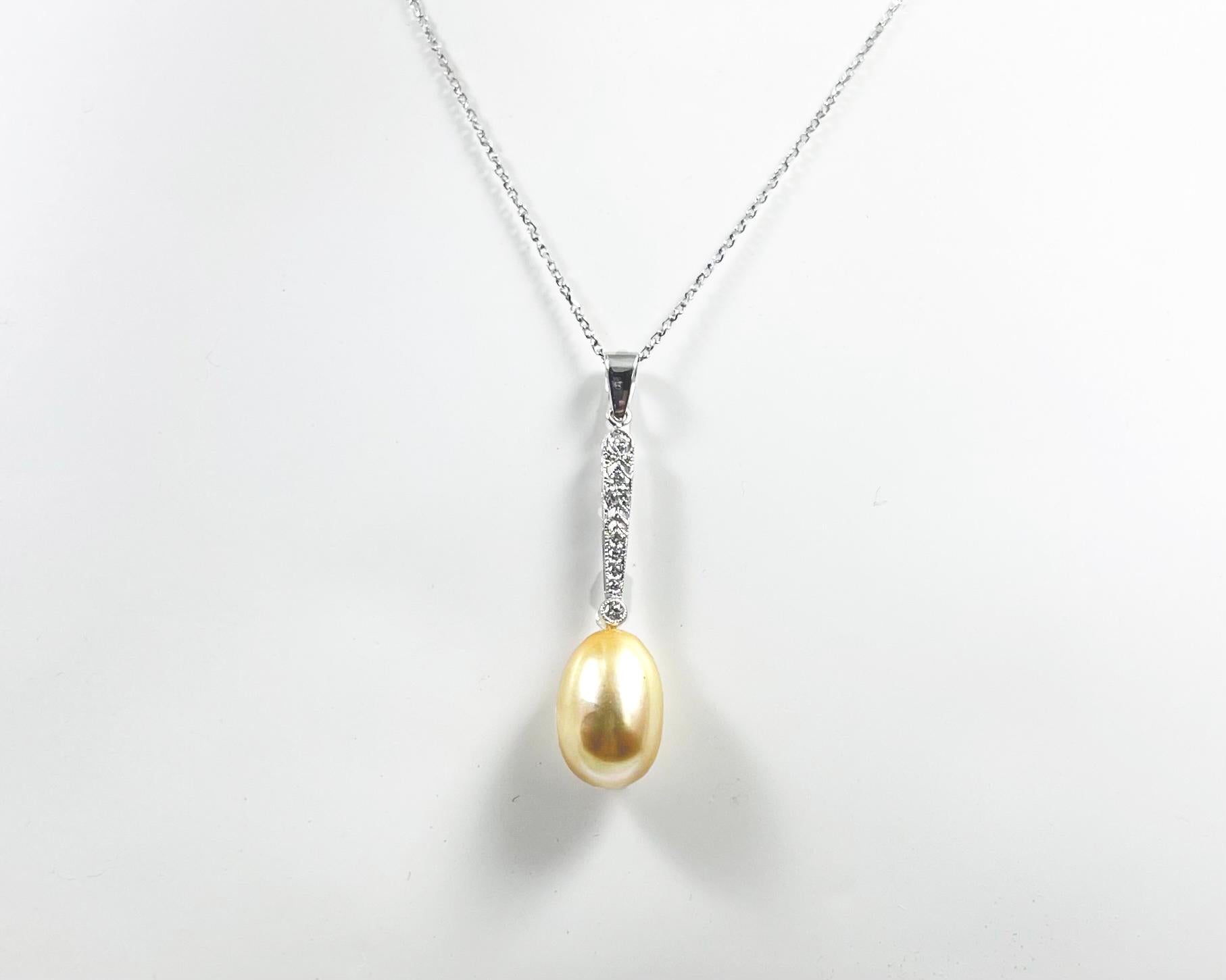 Golden South Sea Pearl with Diamond 0.05 carat Pendant in 18K White Gold For Sale 5