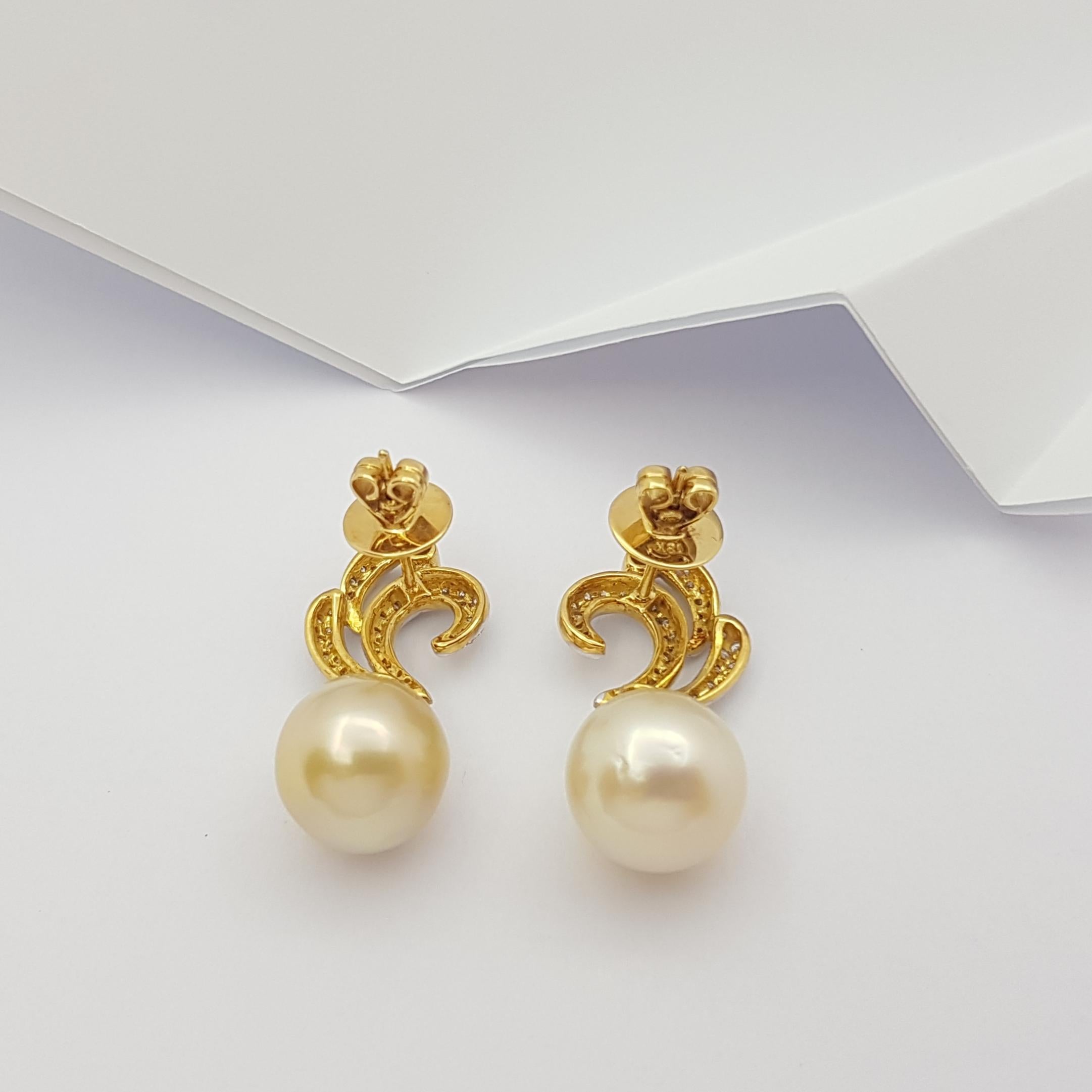 Contemporary Golden South Sea Pearl with Diamond Earrings set in 18 Karat Gold  For Sale