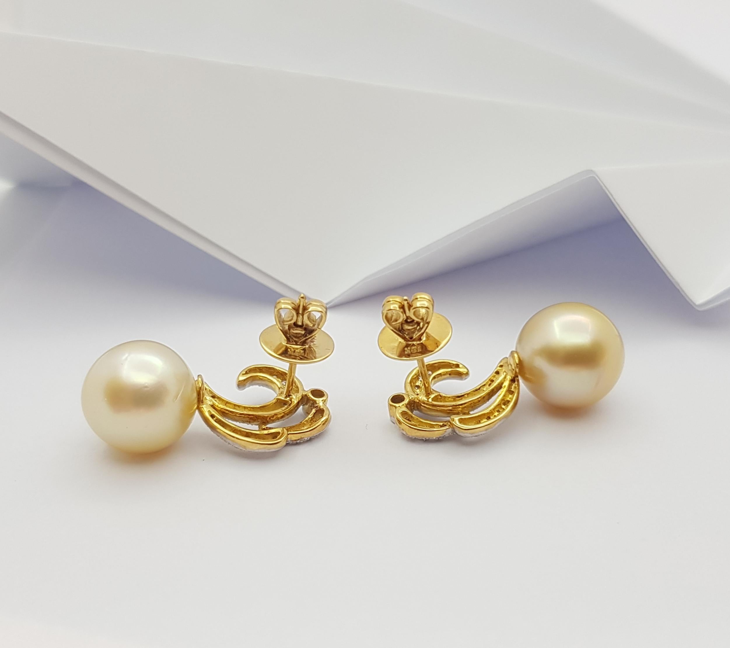 Women's Golden South Sea Pearl with Diamond Earrings set in 18 Karat Gold  For Sale