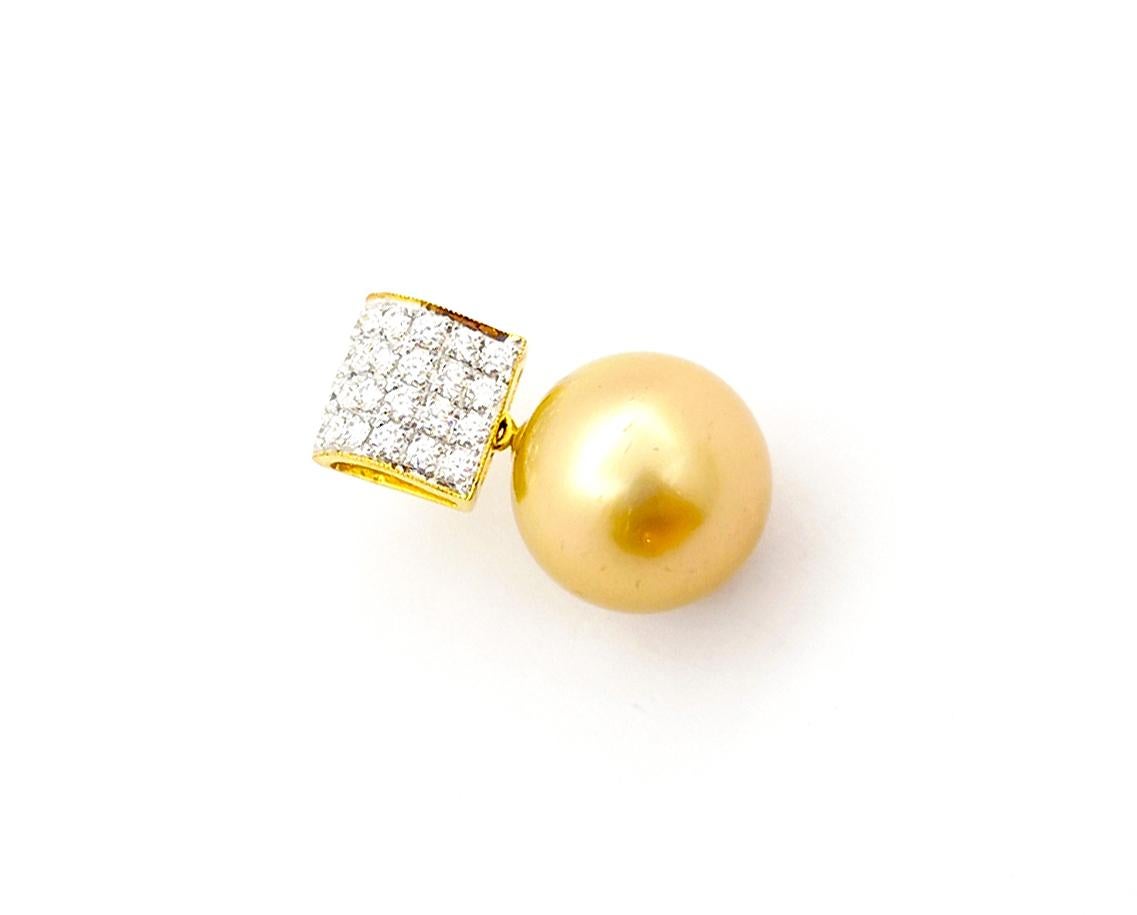 Pendentif en or rose 18 carats serti de perles dorées des mers du Sud et de diamants en vente 3