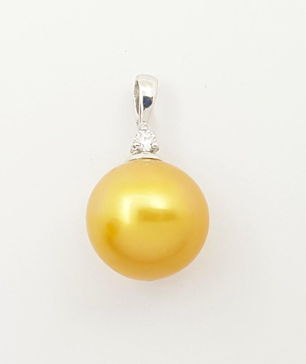 Golden South Sea Pearl with Diamond Pendant set in 18K White Gold For Sale 4