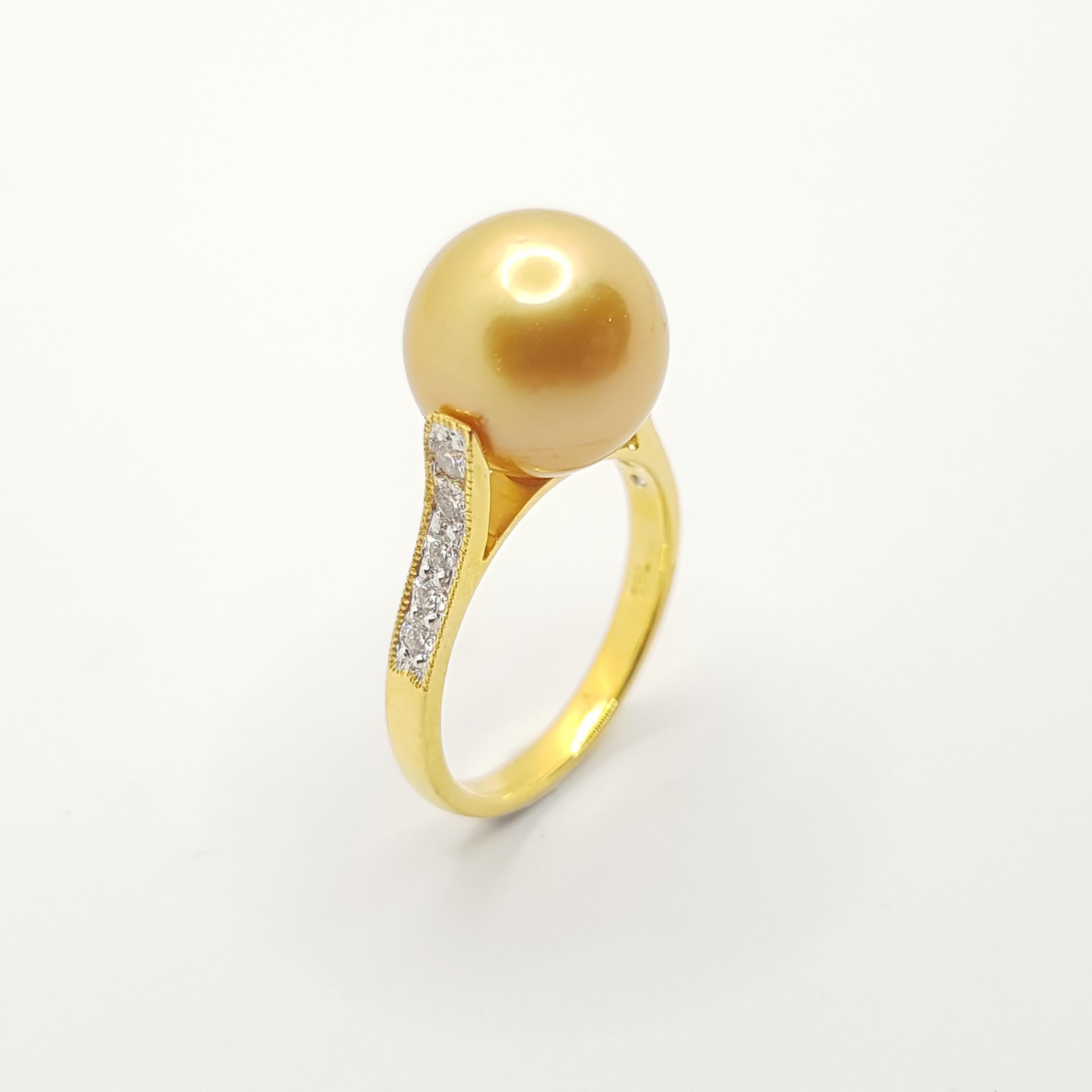 Golden South Sea Pearl with Diamond Ring Set in 18 Karat Gold Settings For Sale 1
