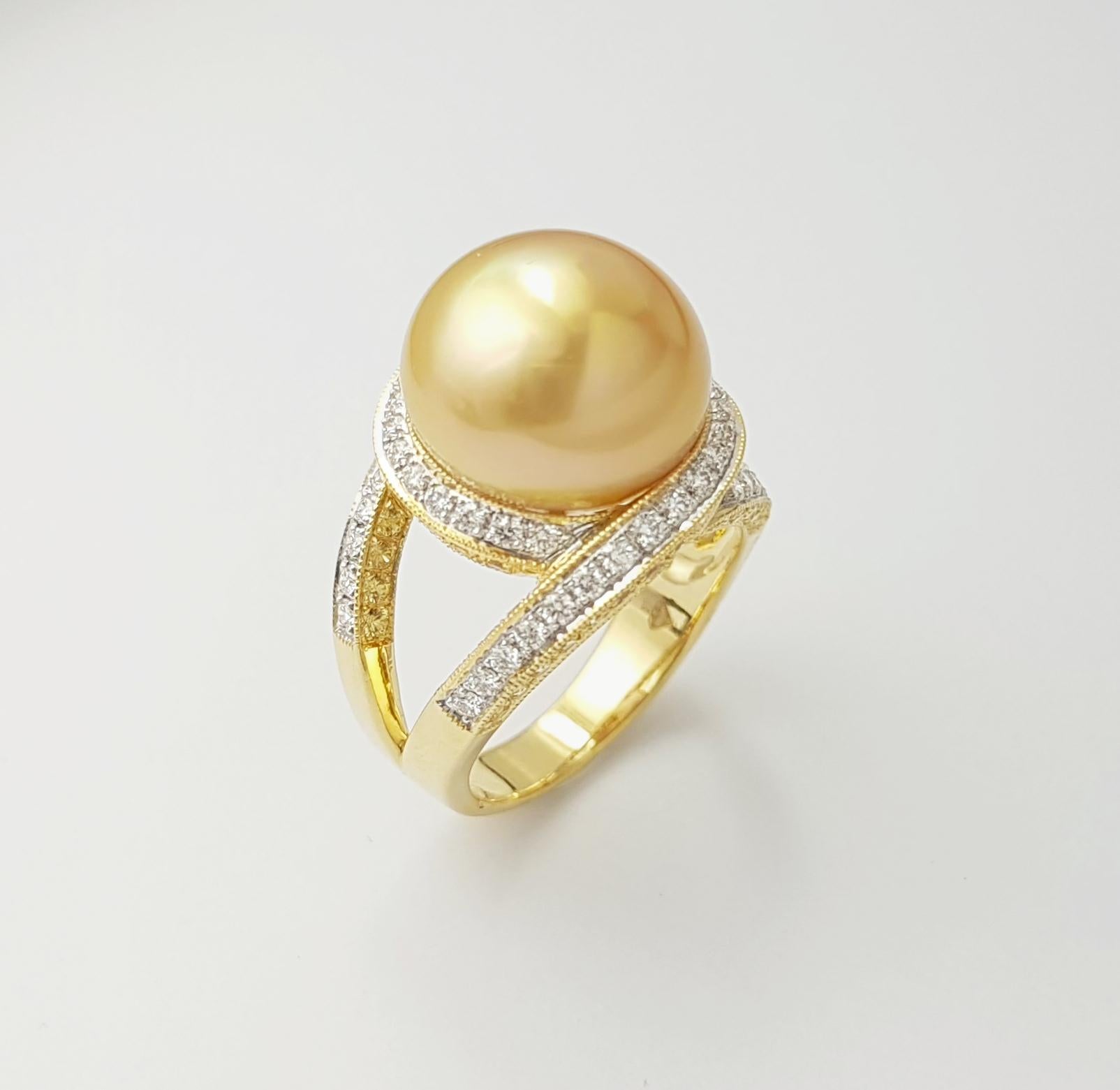 Bague en or 18 carats ornée d'une perle des mers du Sud, d'un saphir jaune et d'un diamant en vente 6