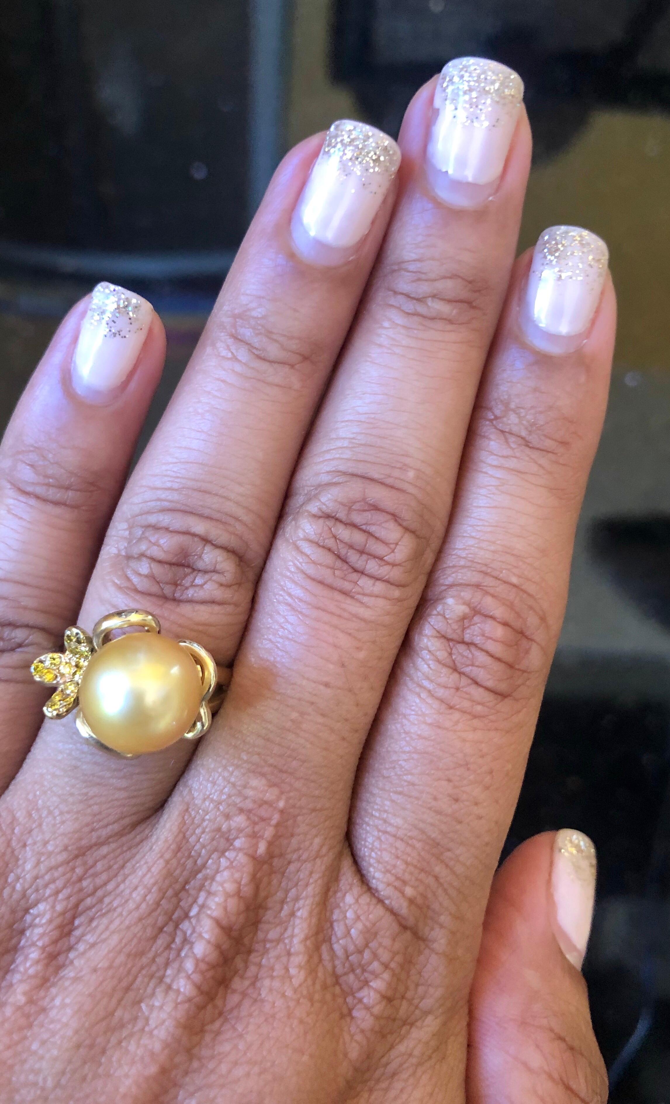 Golden South Sea Pearl Yellow Diamond 18 Karat Yellow Gold Cocktail Ring In New Condition In Los Angeles, CA