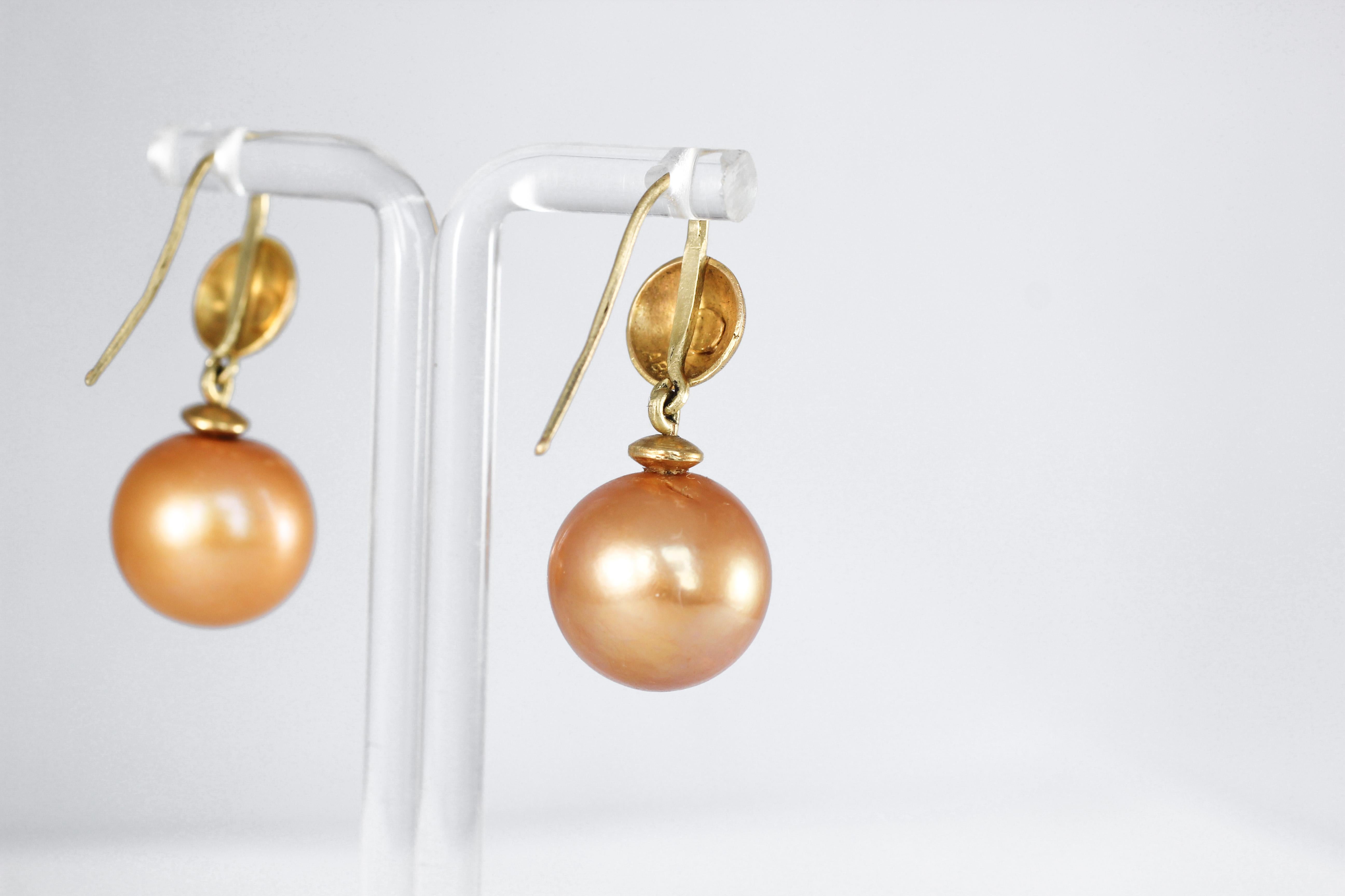 Round Cut Golden 15mm Pearls Diamond 22-21k Gold Contemporary Drop Dangle Earrings For Sale
