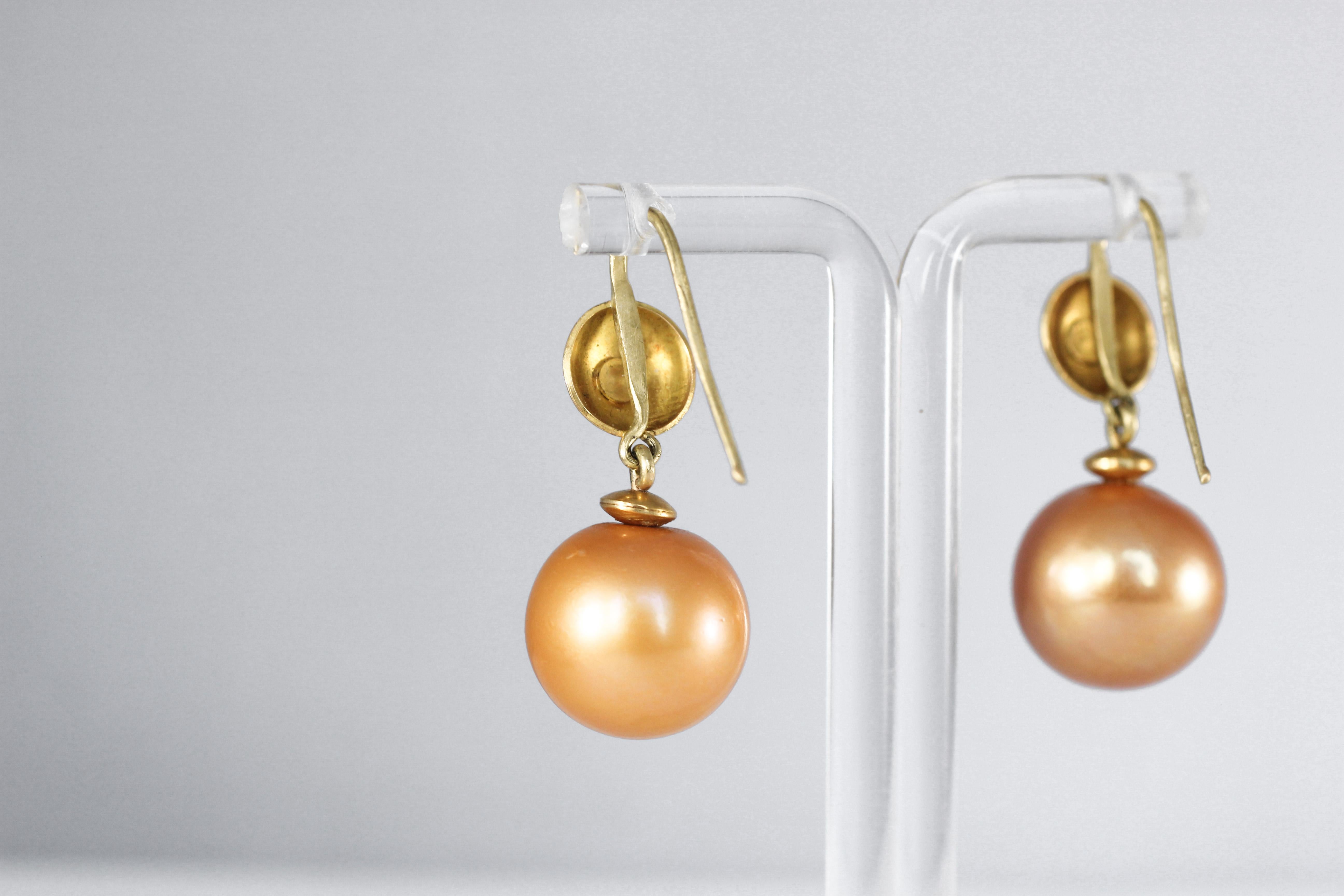 Golden 15mm Pearls Diamond 22-21k Gold Contemporary Drop Dangle Earrings In New Condition For Sale In New York, NY
