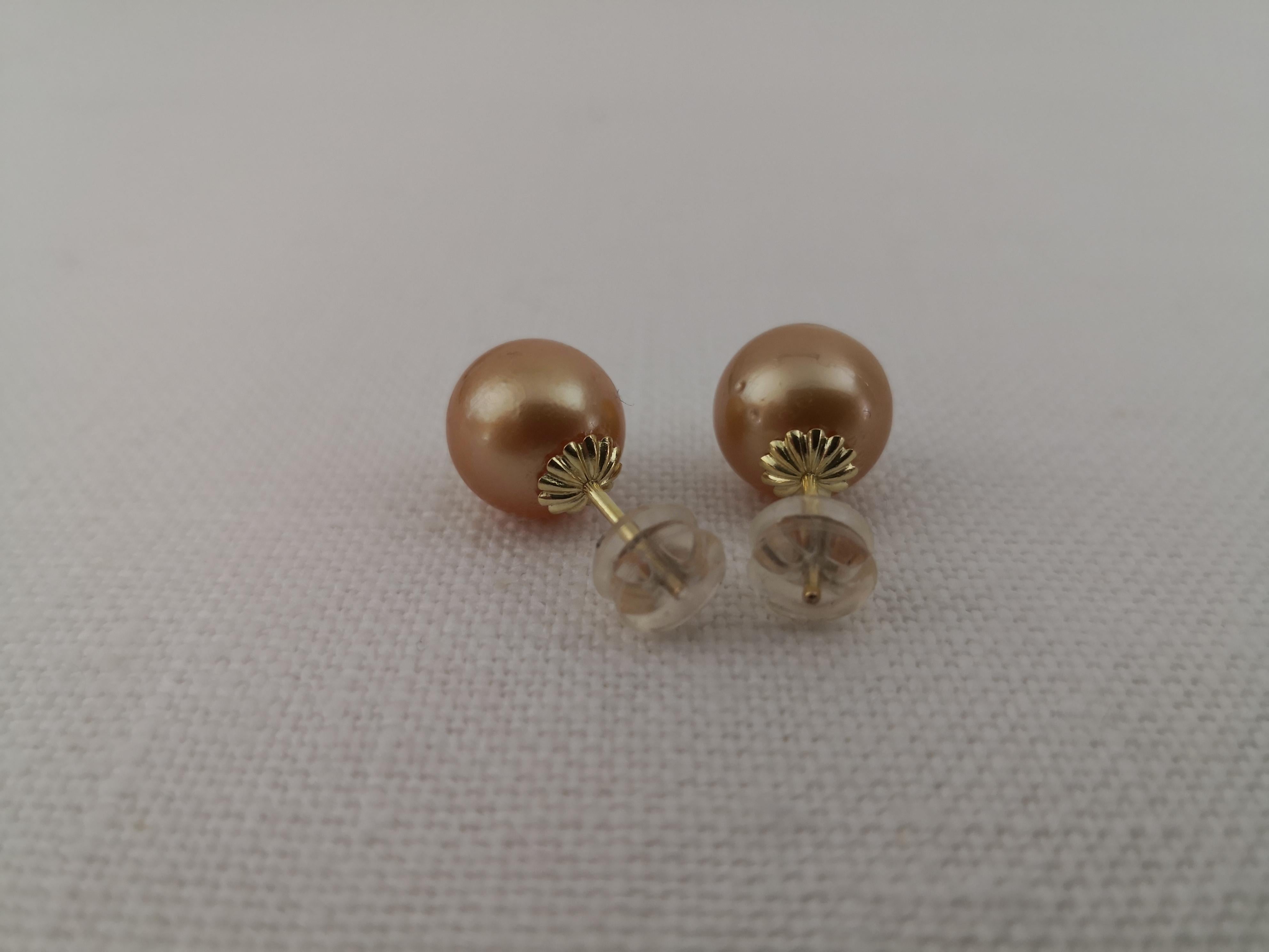 Women's Golden South Sea Pearls Earrings, Round, 18 Karat Gold
