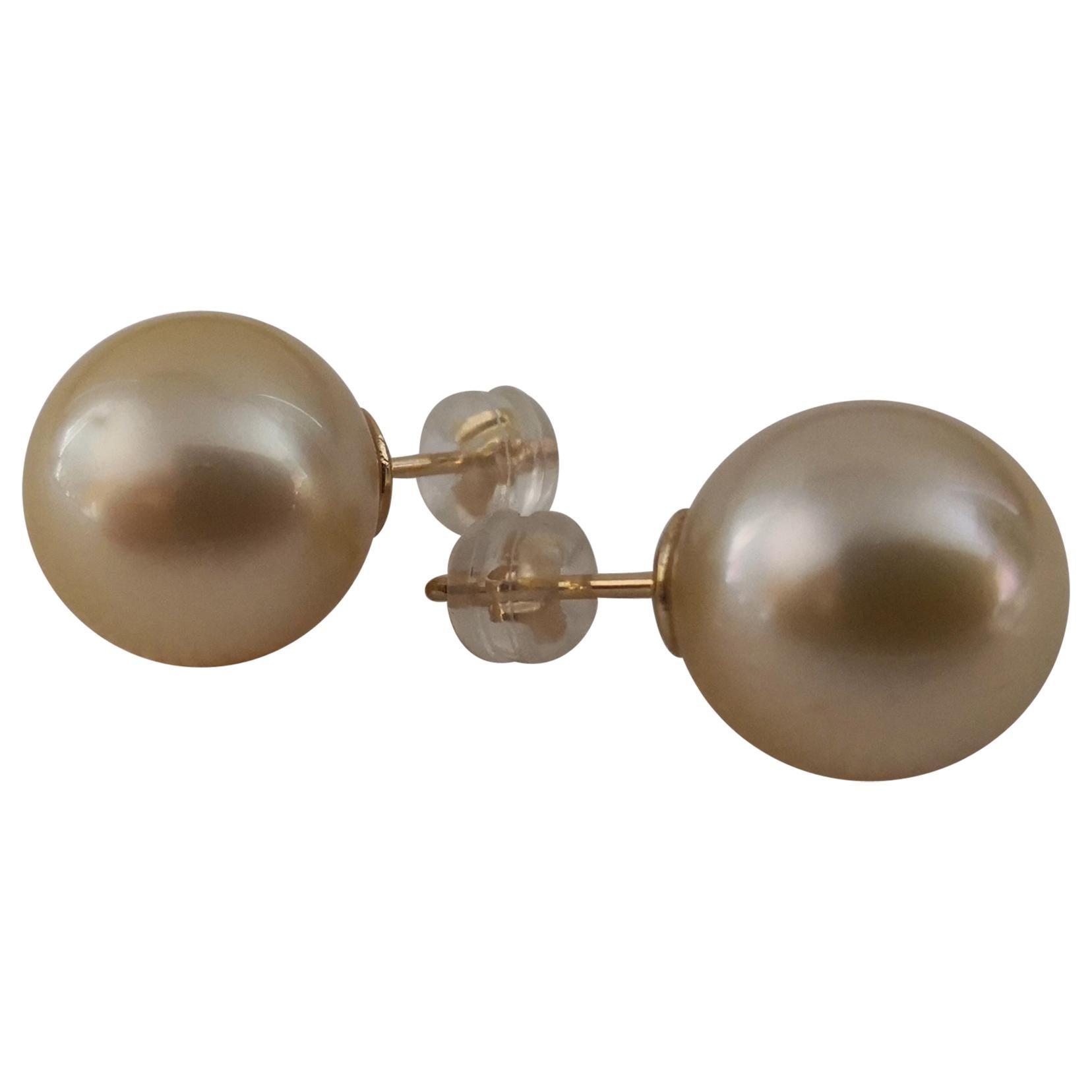 Golden South Sea Pearls Round Shape, 18 Karat Gold For Sale