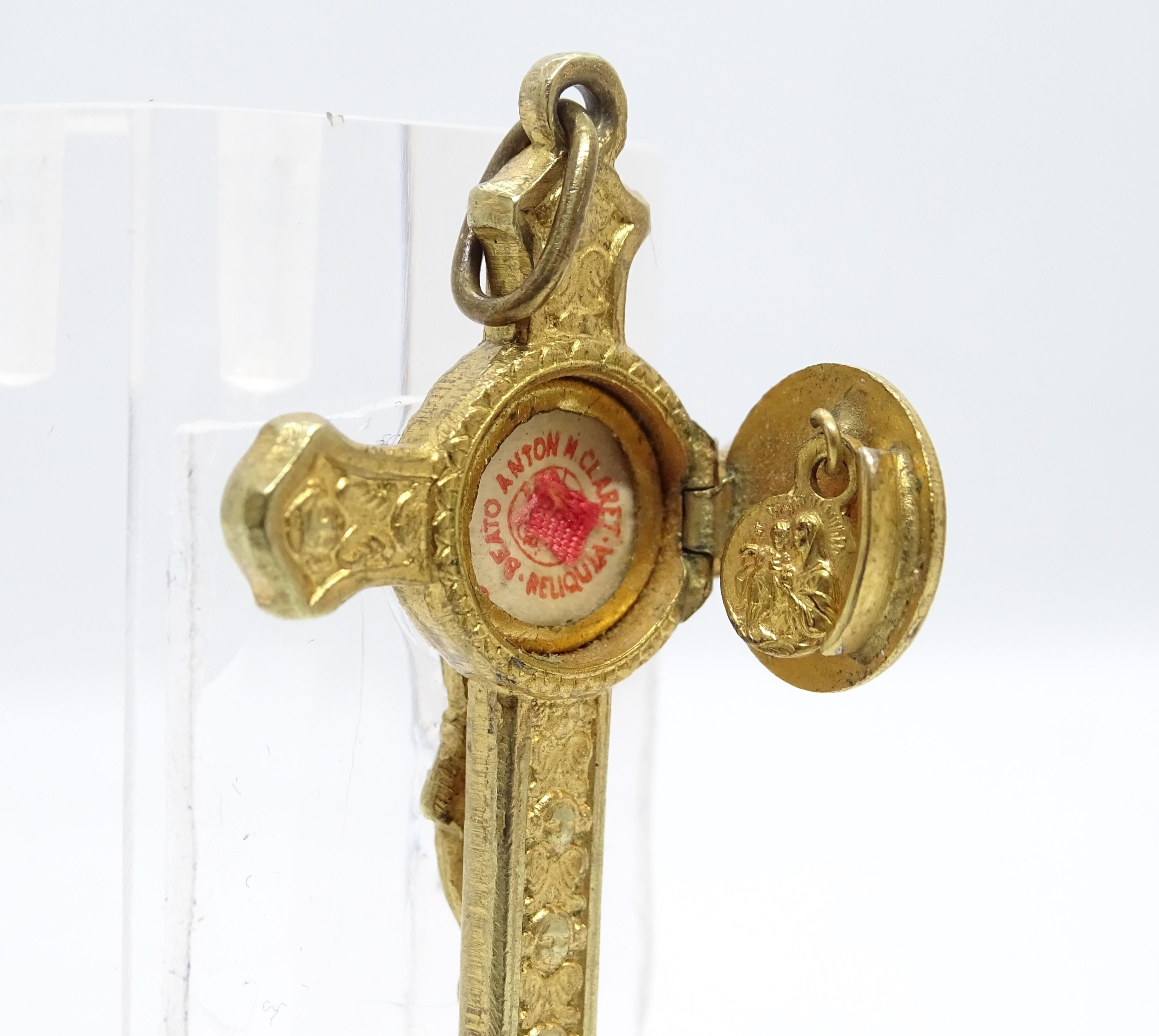 Pendentif Crucifix espagnol doré Saint Anton Mº Claret Reliquaire Crucifix en vente 15