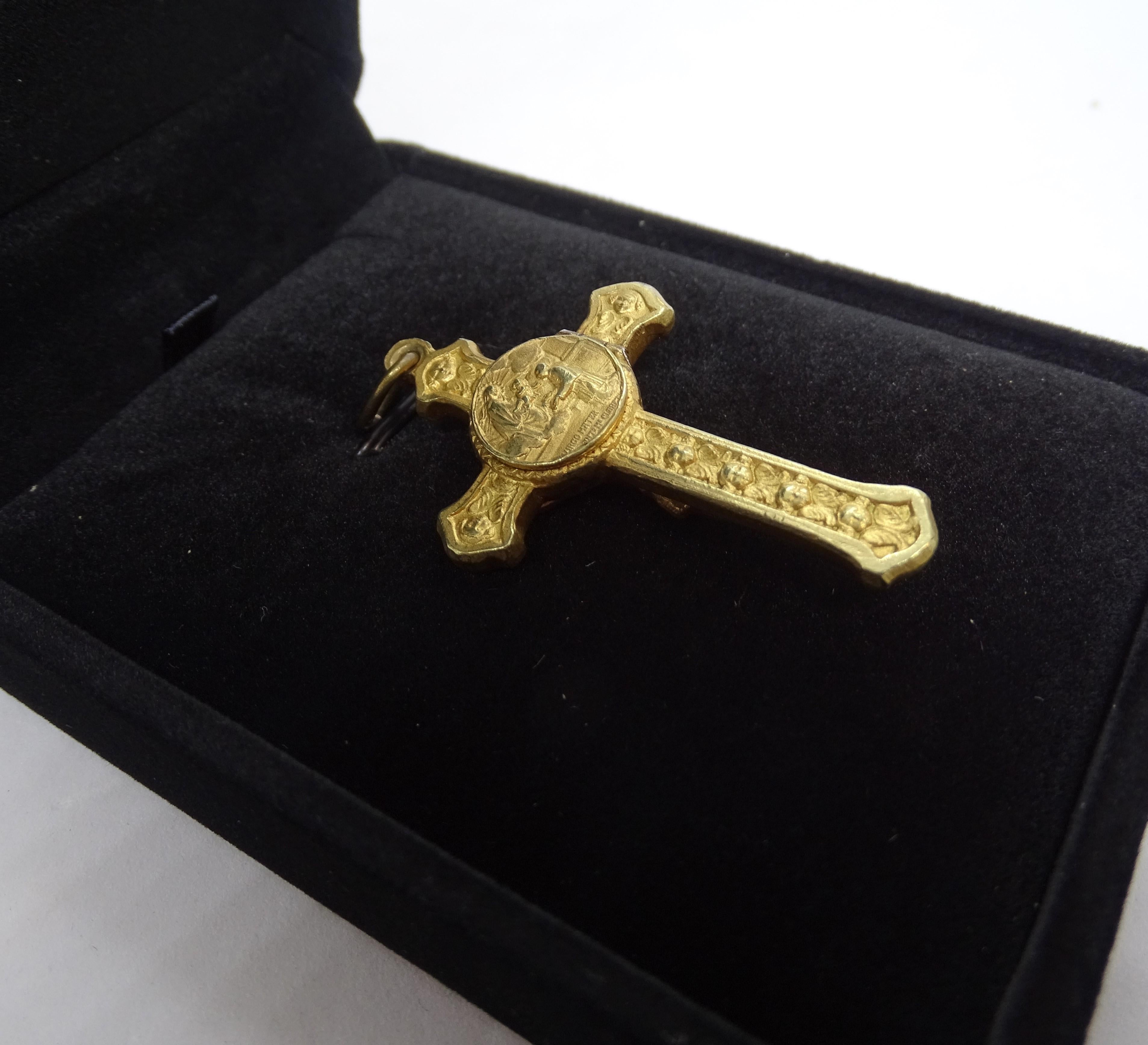 Pendentif Crucifix espagnol doré Saint Anton Mº Claret Reliquaire Crucifix en vente 1