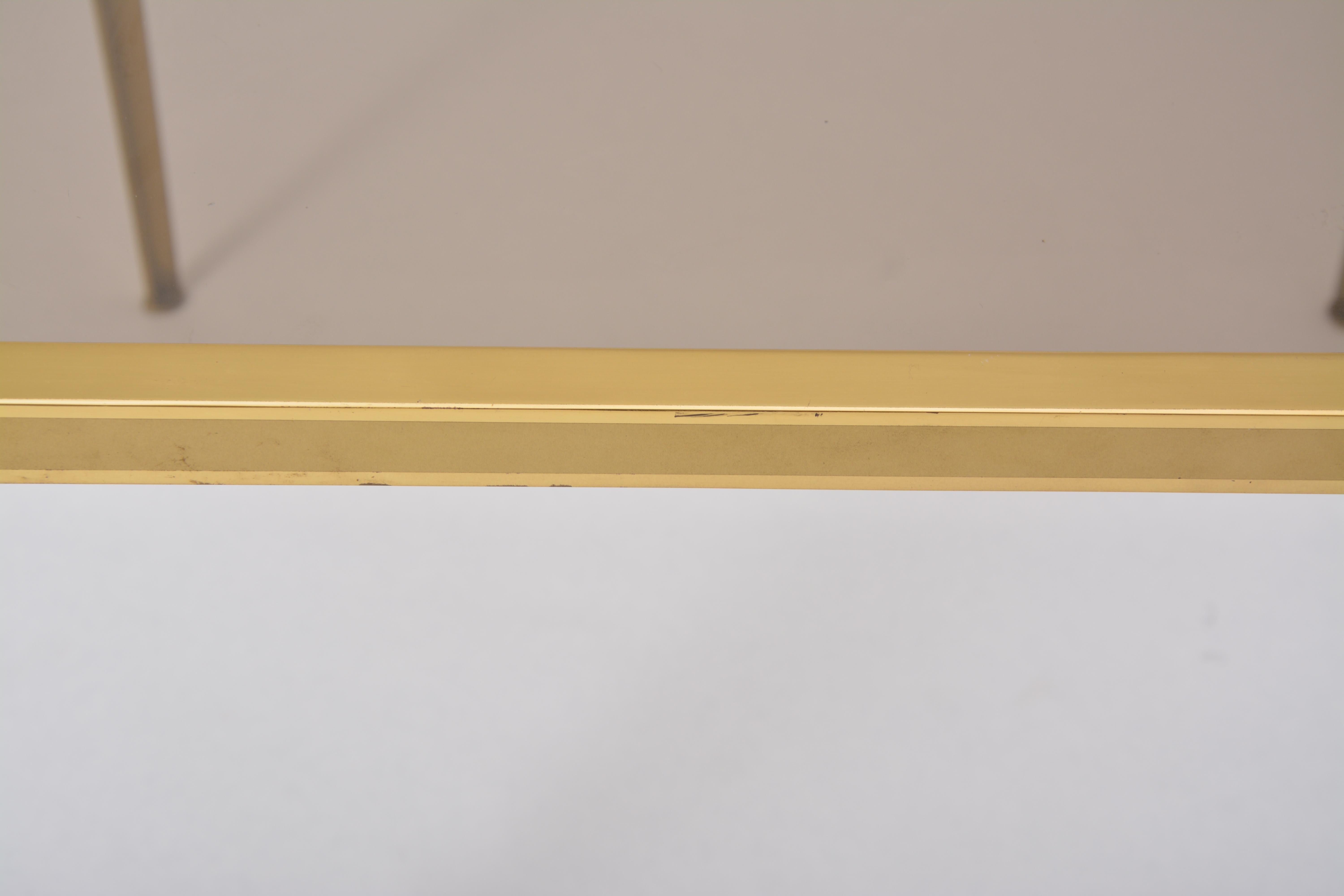 Table basse carrée en laiton doré de style mi-siècle moderne par Vereinigte Werkstätten en vente 5