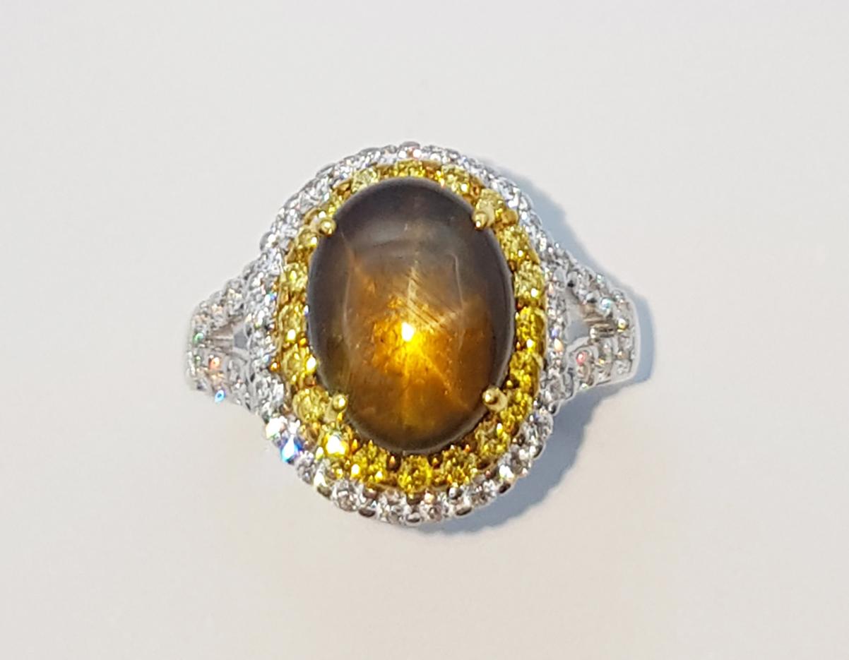 Golden Star Sapphire, Yellow Sapphire and Diamond Ring in 18 Karat White Gold  For Sale 1