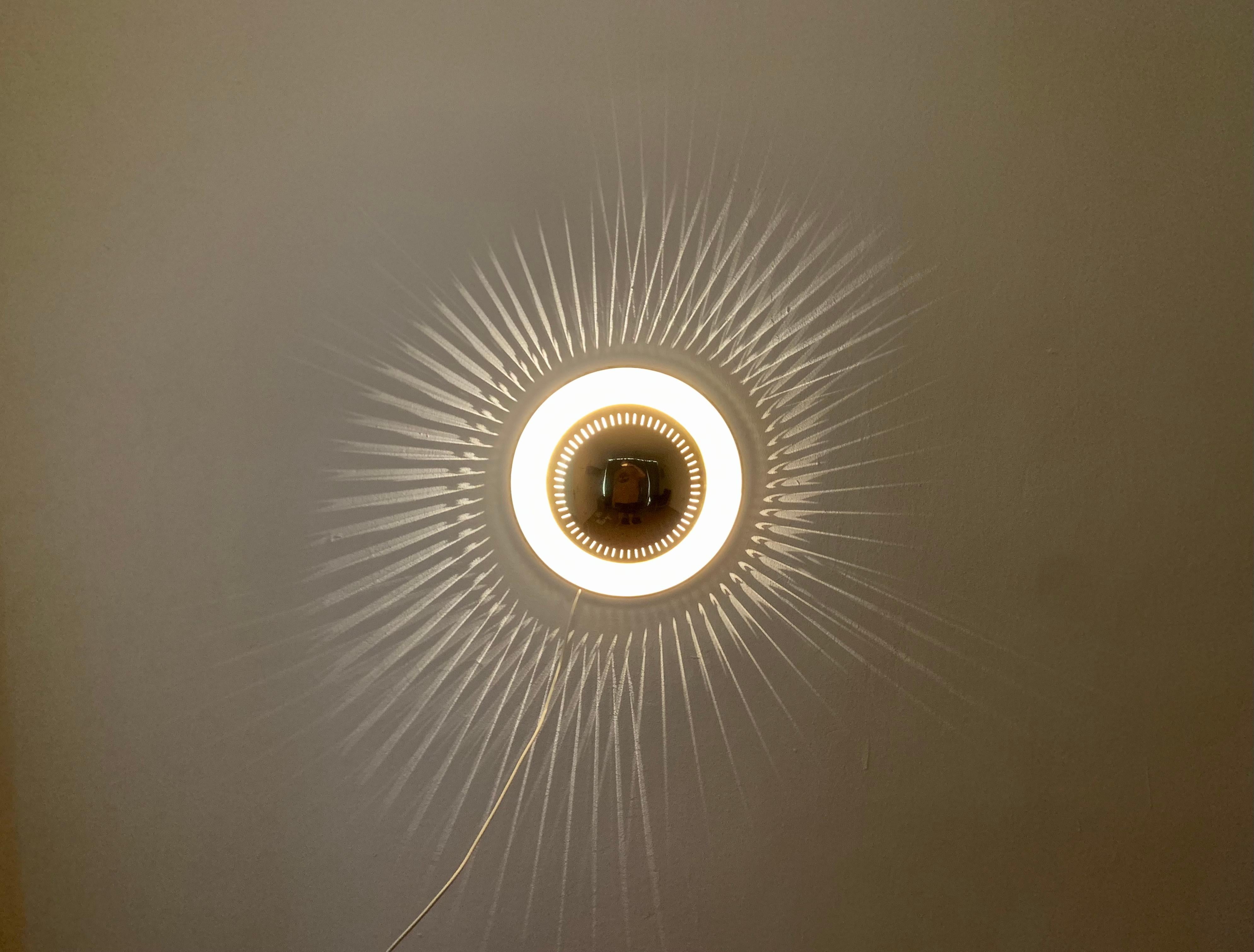 Métal Lampe murale Golden Sunburst en vente