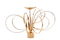 Sculpture en forme de tourbillon d'or et de momie par Art Flower Maker