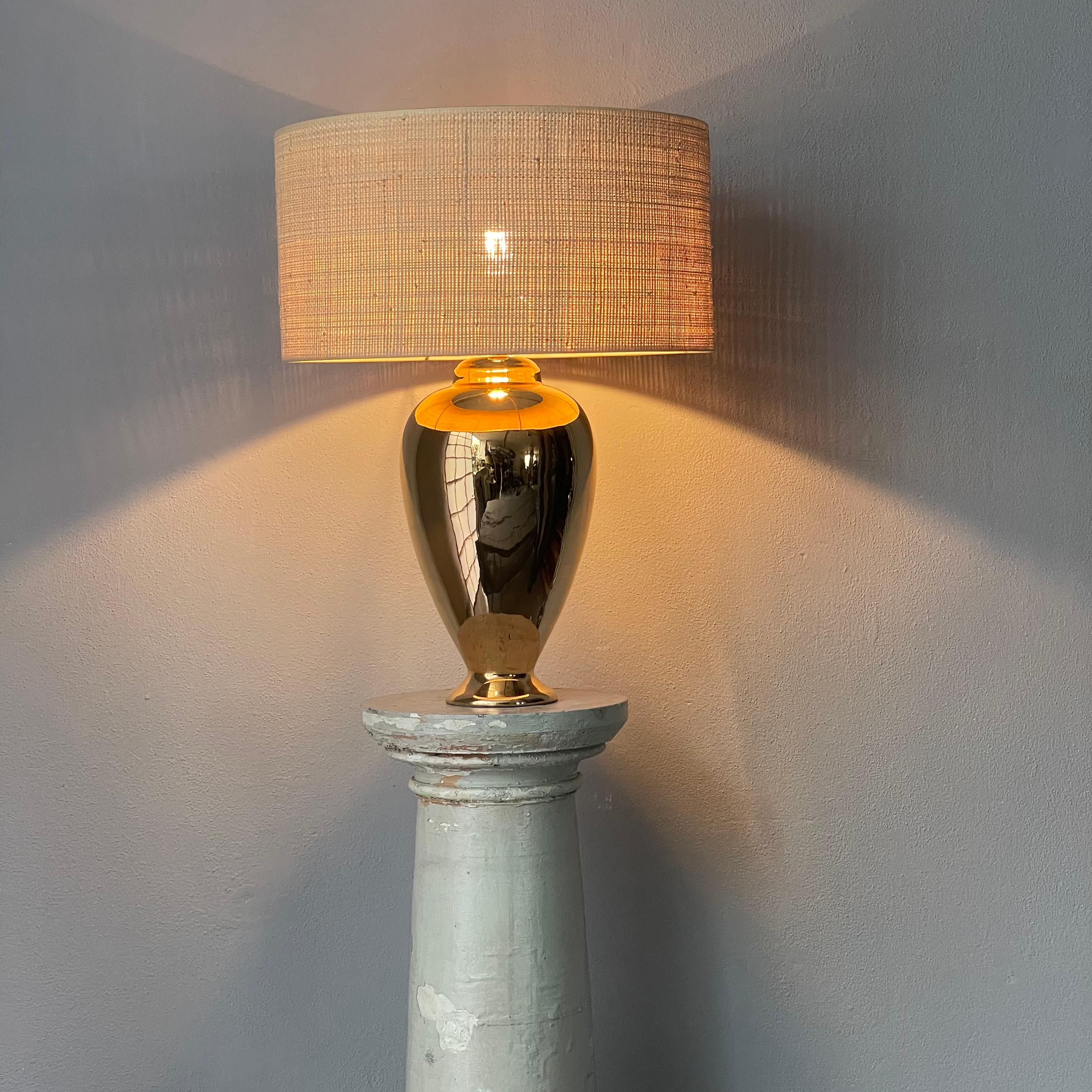 Golden table lamp For Sale 7