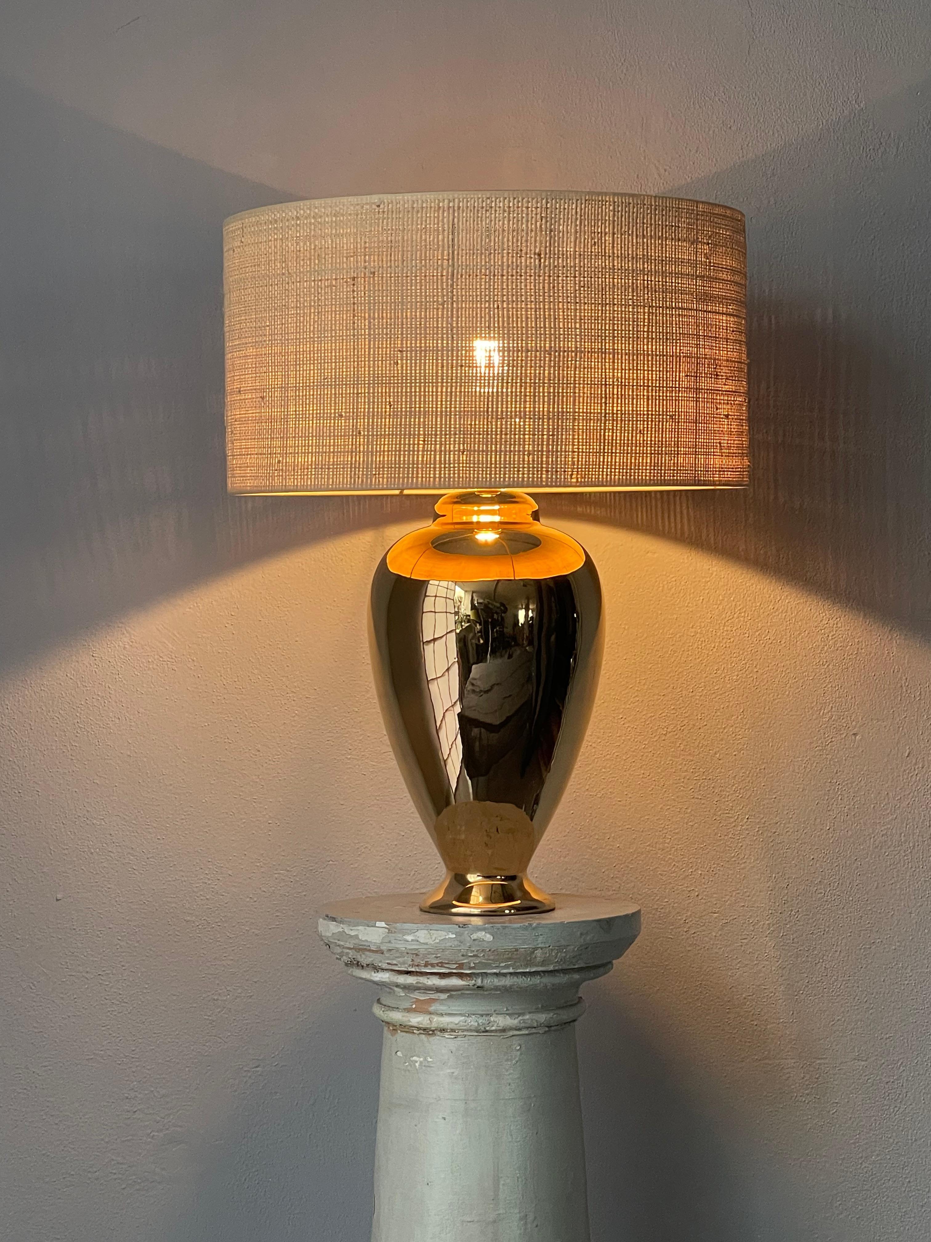 Golden table lamp For Sale 1