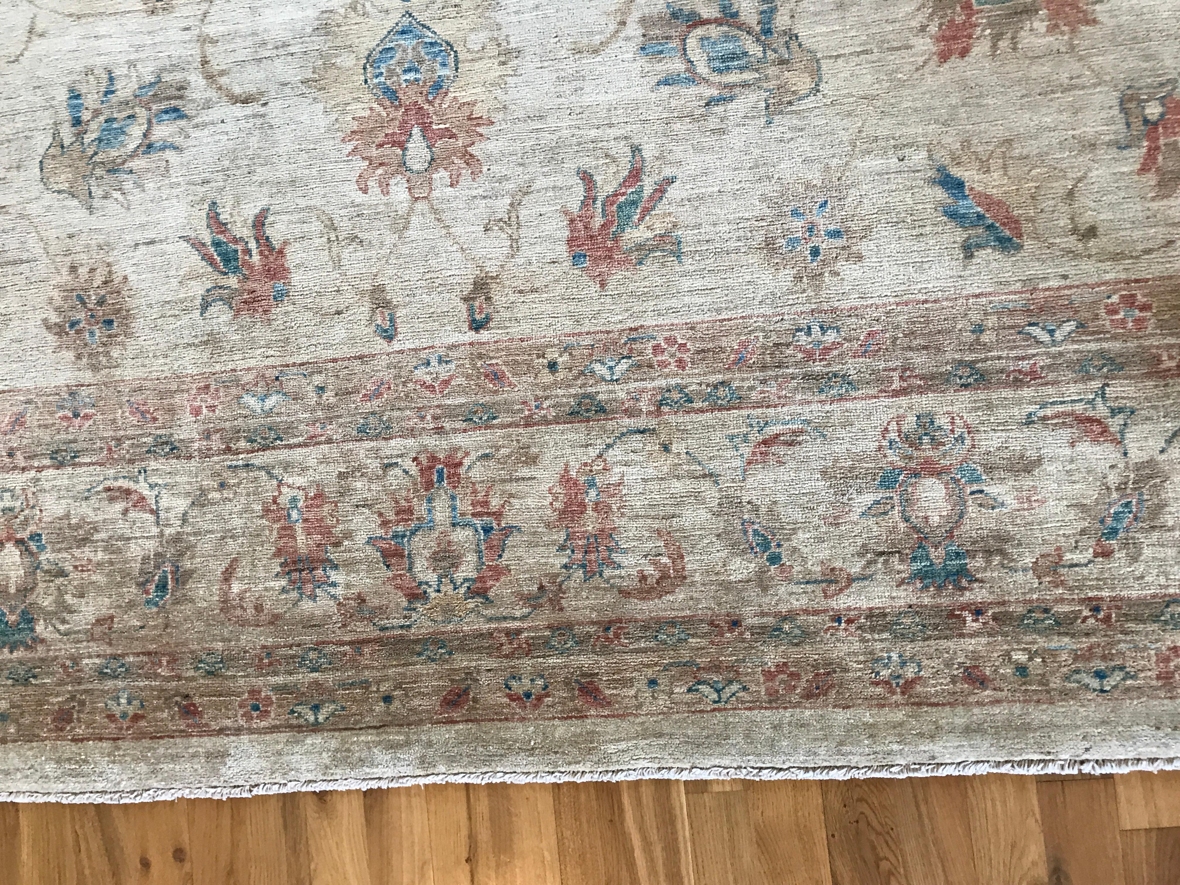 Golden Tan Floral Traditional Area Rug In New Condition For Sale In Los Angeles, CA