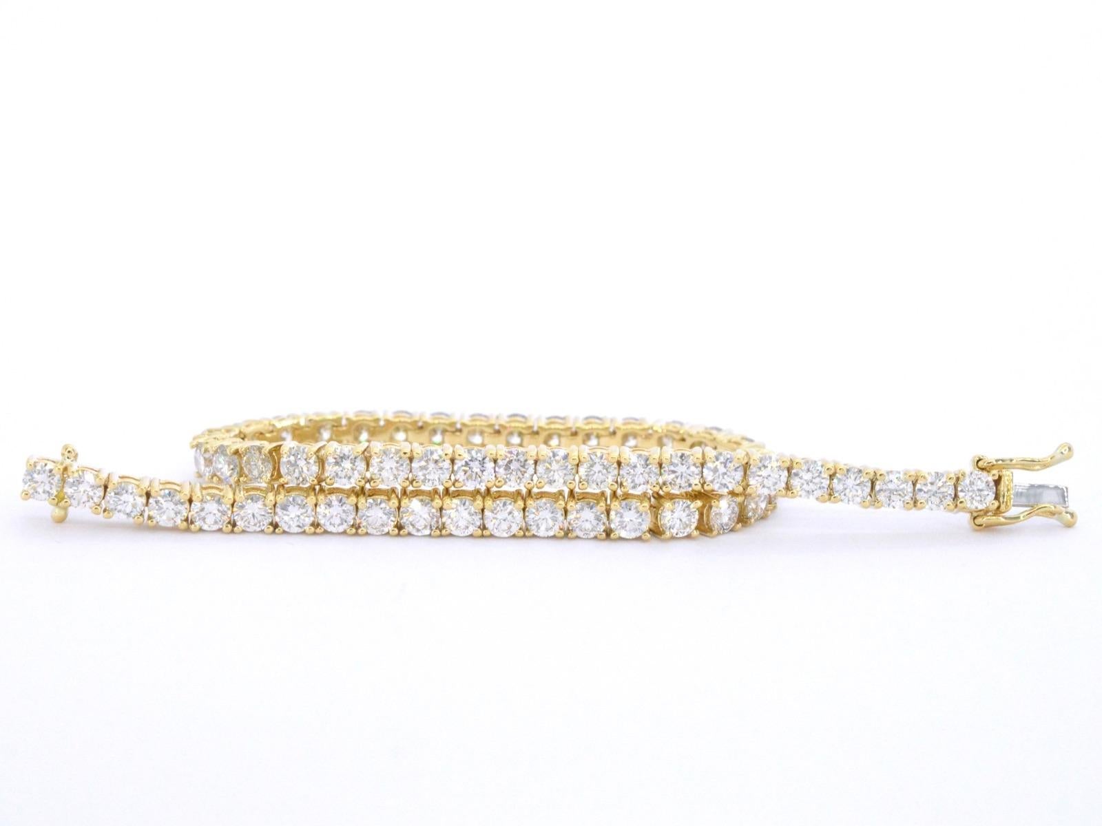 Golden Tennis Bracelet with 6.50 Carat Diamonds For Sale 1