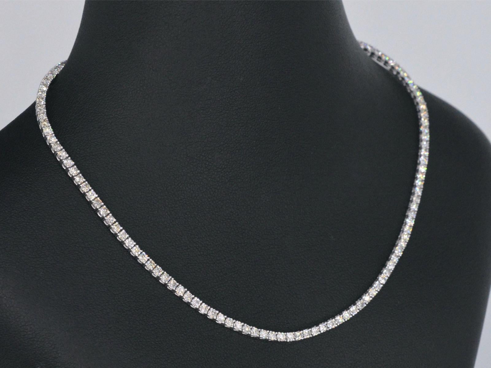 Brilliant Cut Golden Tennis Necklace with diamonds 5.60 carat For Sale