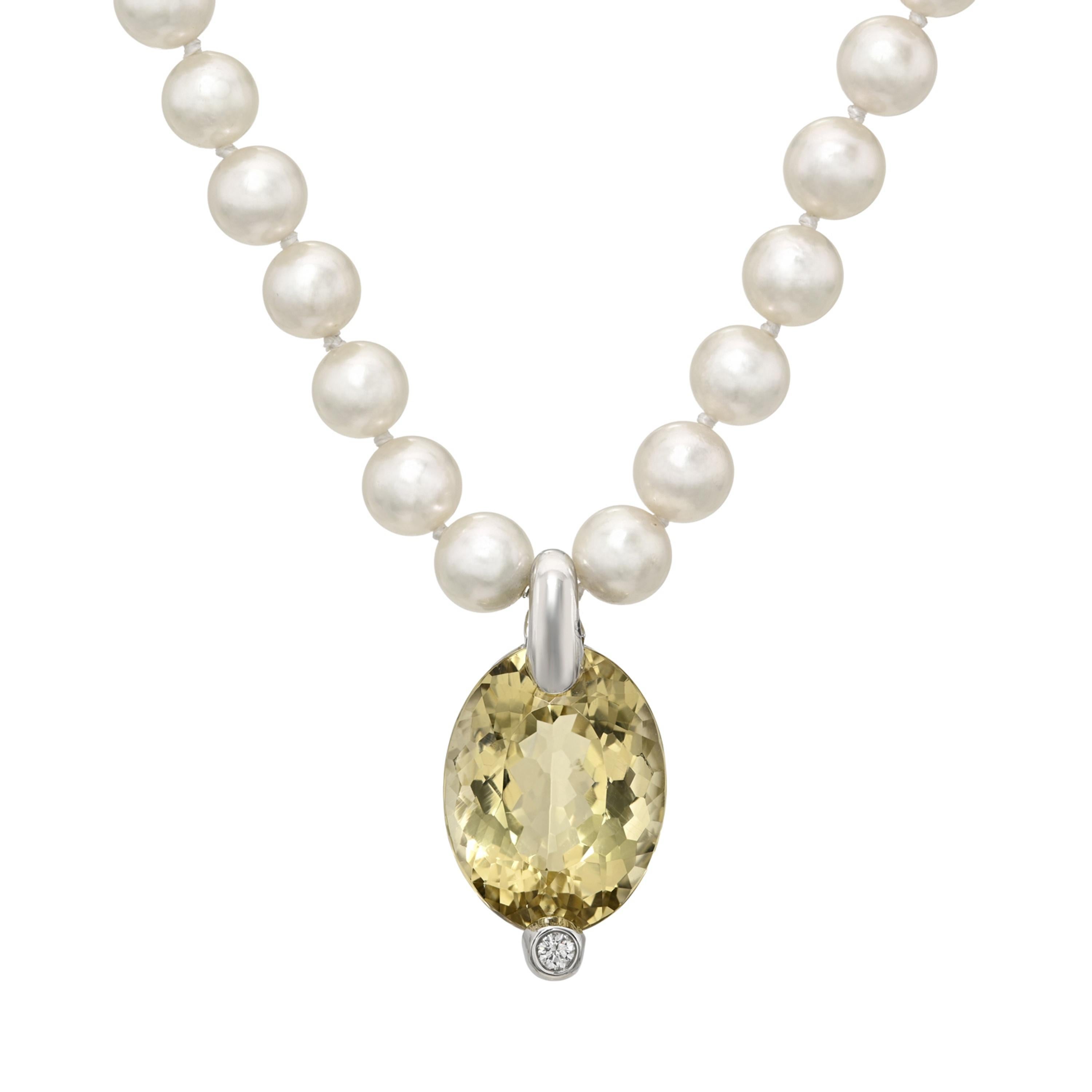 Ciondolo di topazio dorato da 21,94 carati su filo di perle da 7,5 mm in oro bianco - Merkaba In condizioni Nuovo in vendita a Beverly Hills, CA