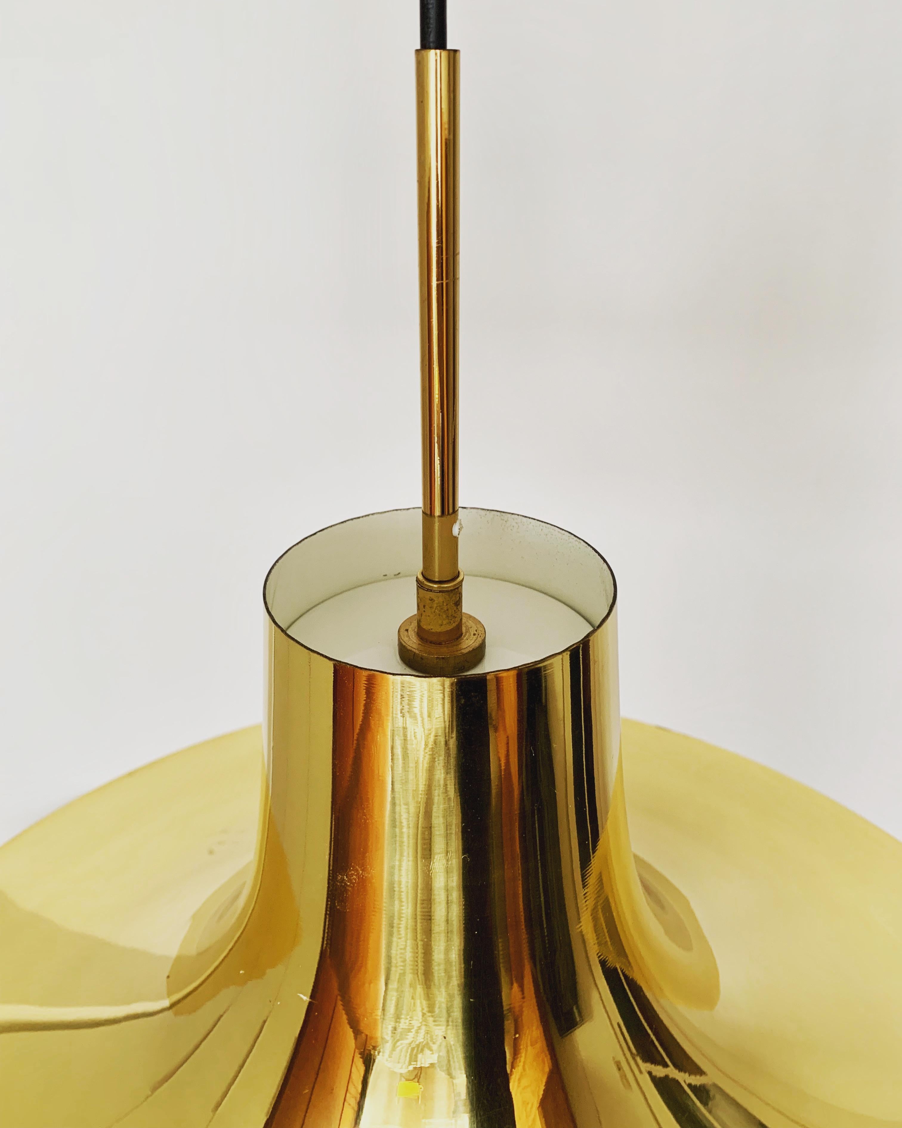 Laiton Lampe à suspension en forme de trompette dorée en vente