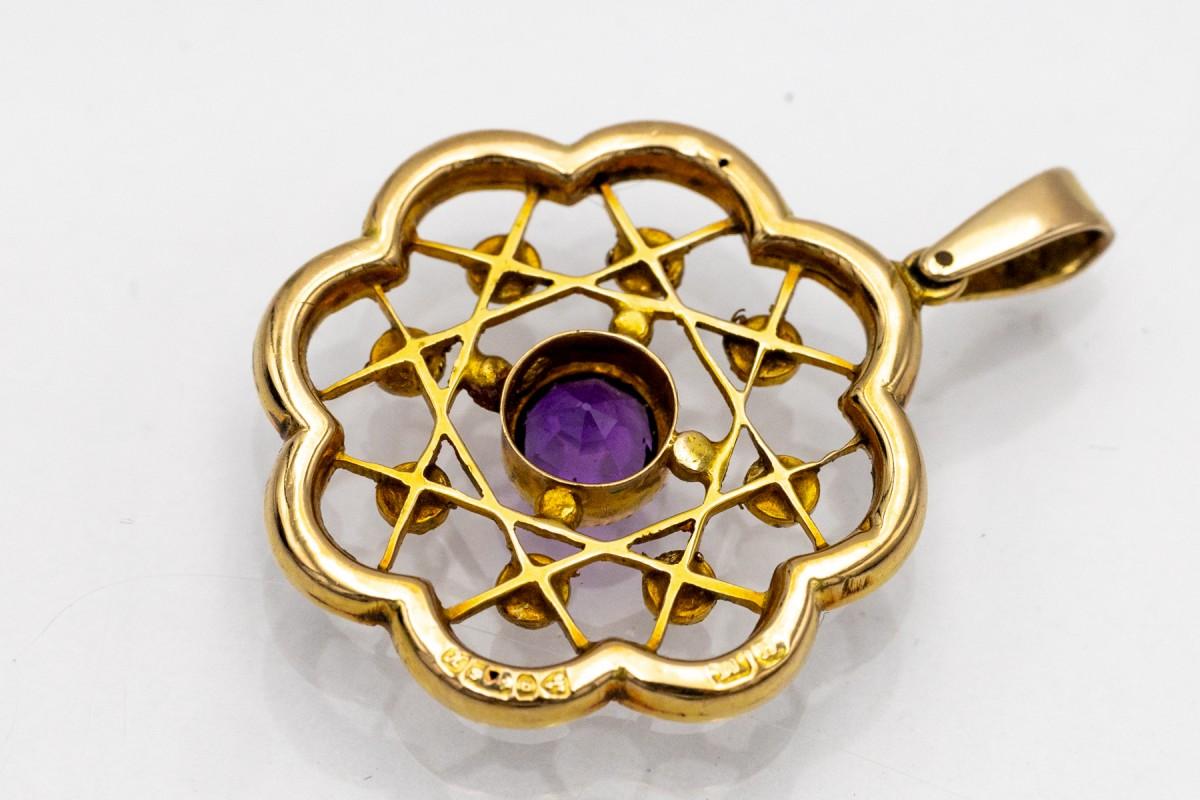 Golden Victorian pendant with natural pearls and amethyst, UK, 1910. In condizioni buone in vendita a Chorzów, PL