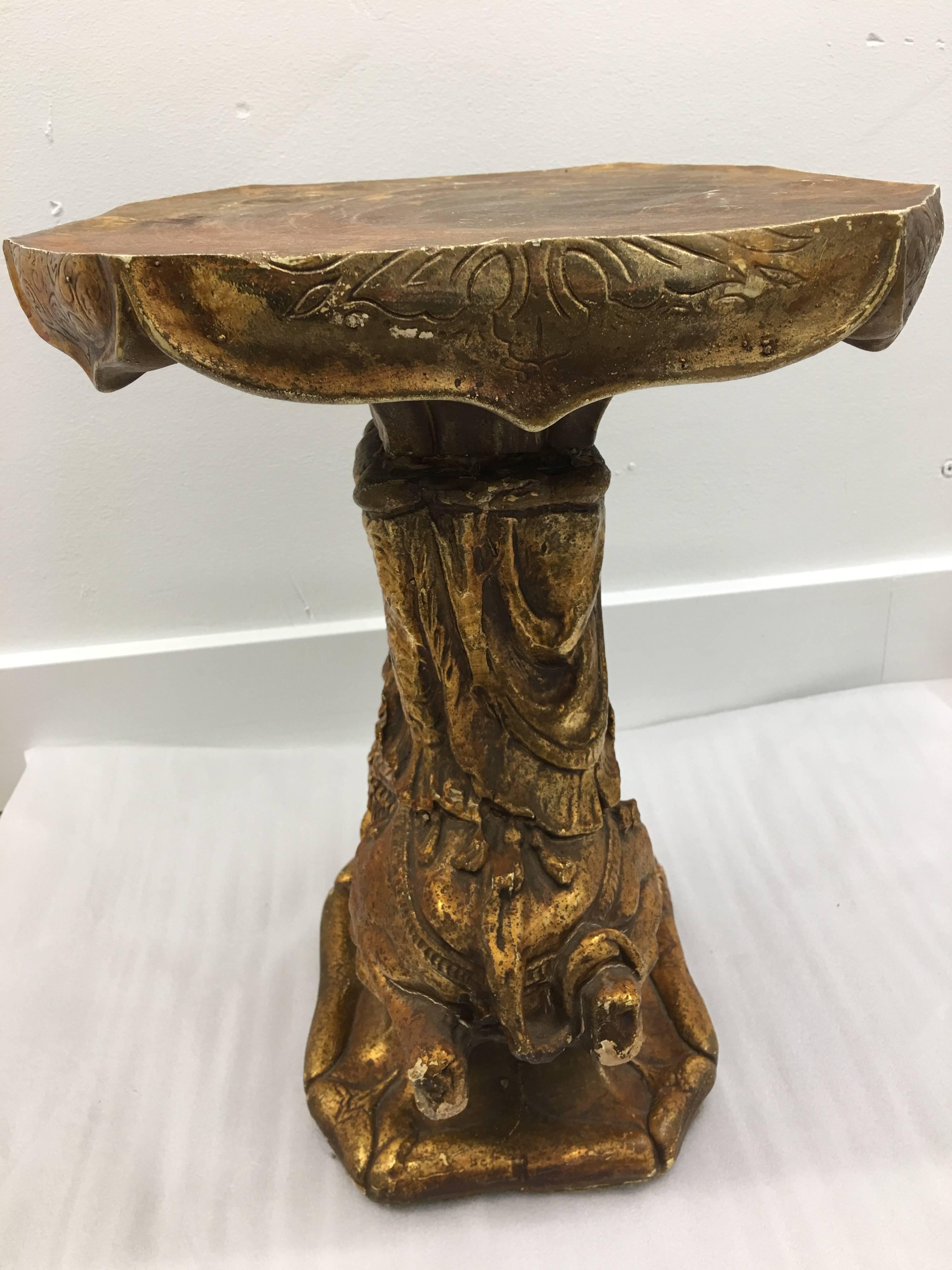 Golden Vintage Camel Pedestal In Good Condition In Phoenix, AZ