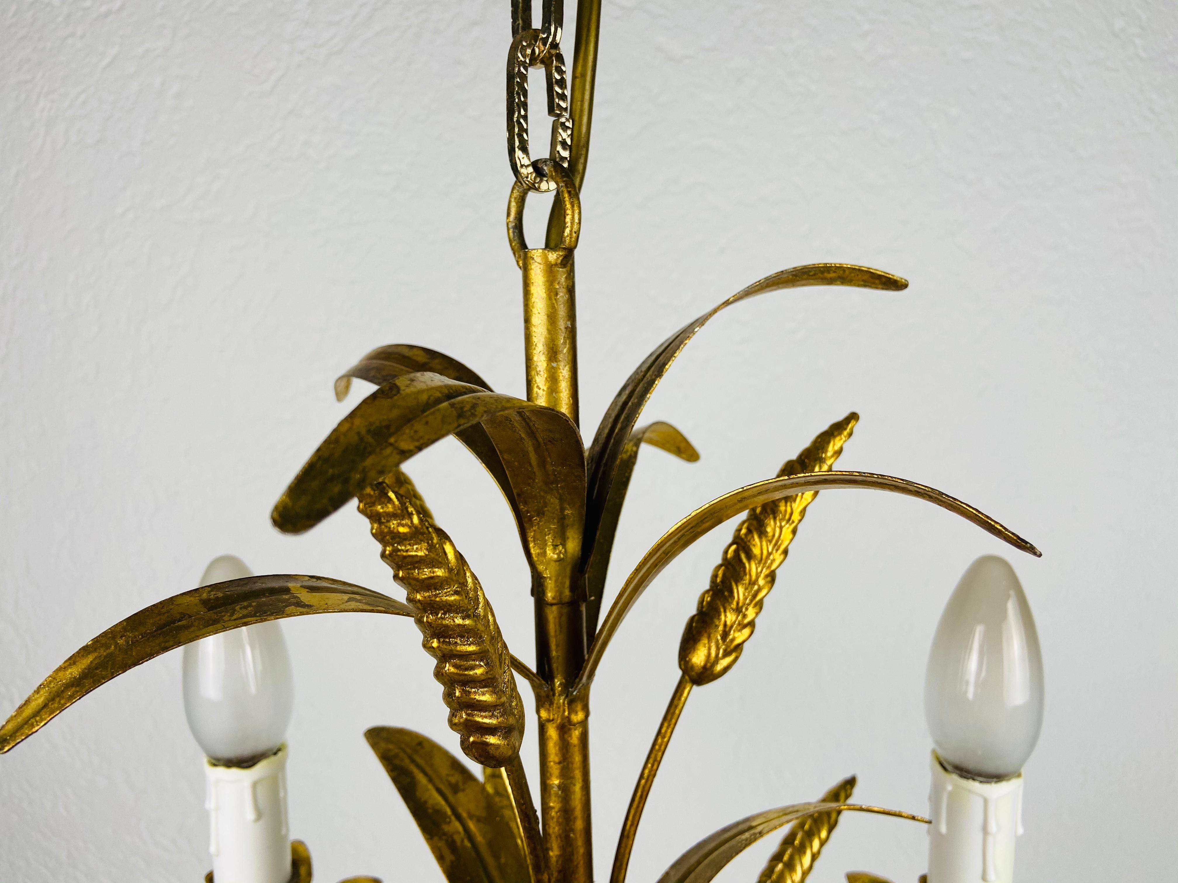 Fin du 20e siècle Lampe à suspension en forme de gerbe de blé dorée de Hans Kgl, Allemagne, 1970 en vente
