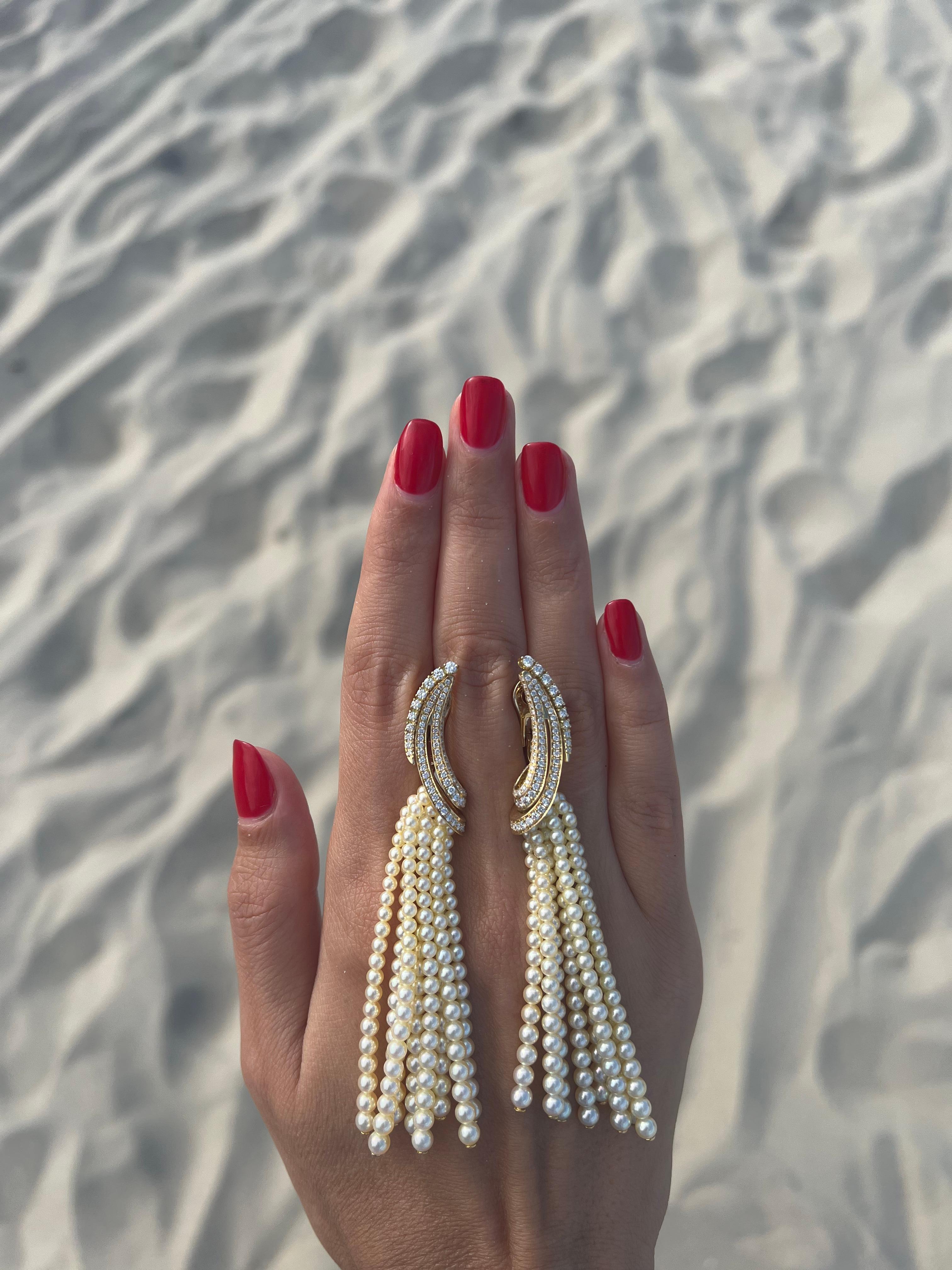 Women's Golden White Akoya Pearl Gold Luxury Elegant Grape Cascade Wave Diamond Earrings For Sale