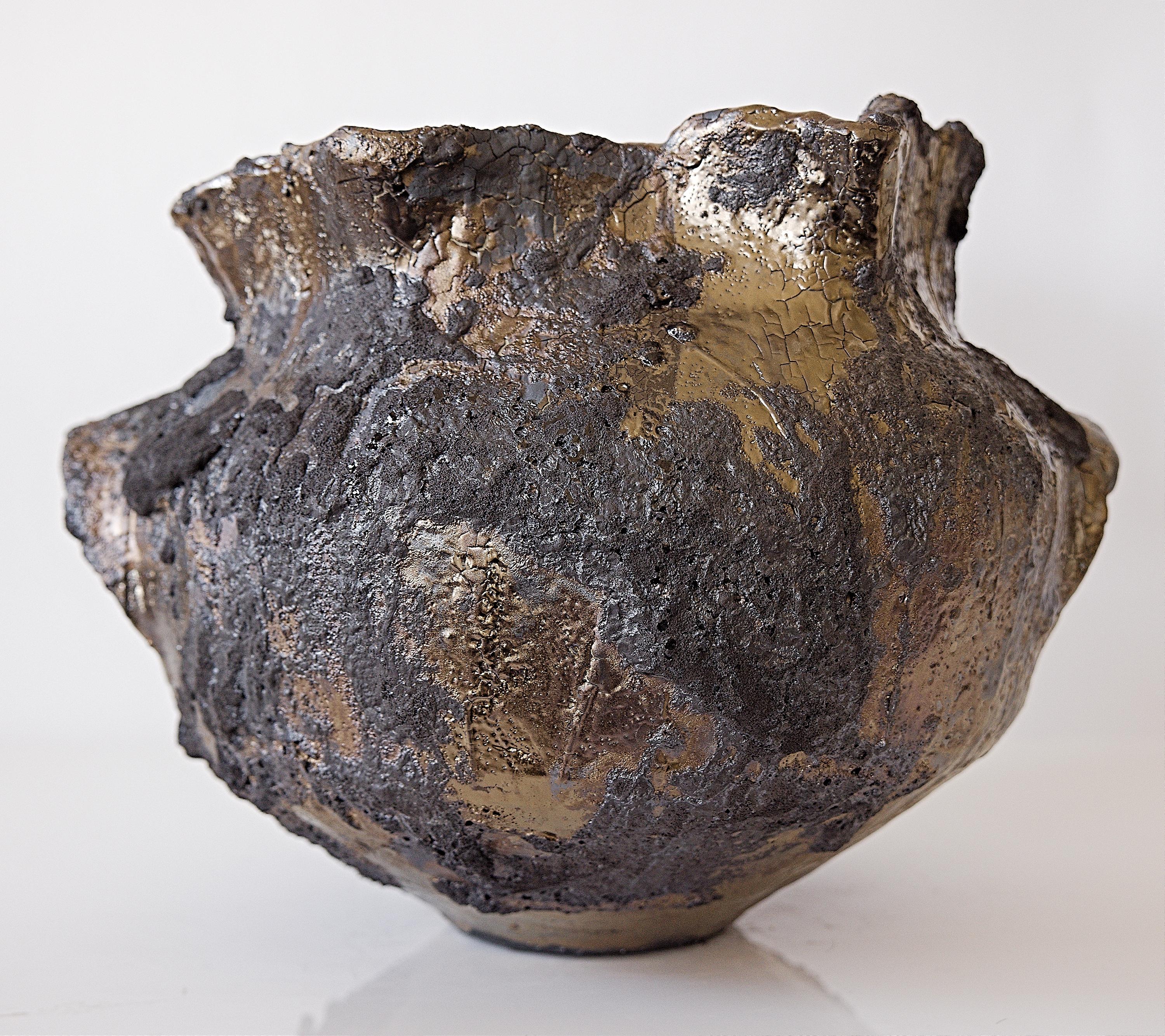 Organico moderno Vaso in legno A. Winter con maniglie in vendita