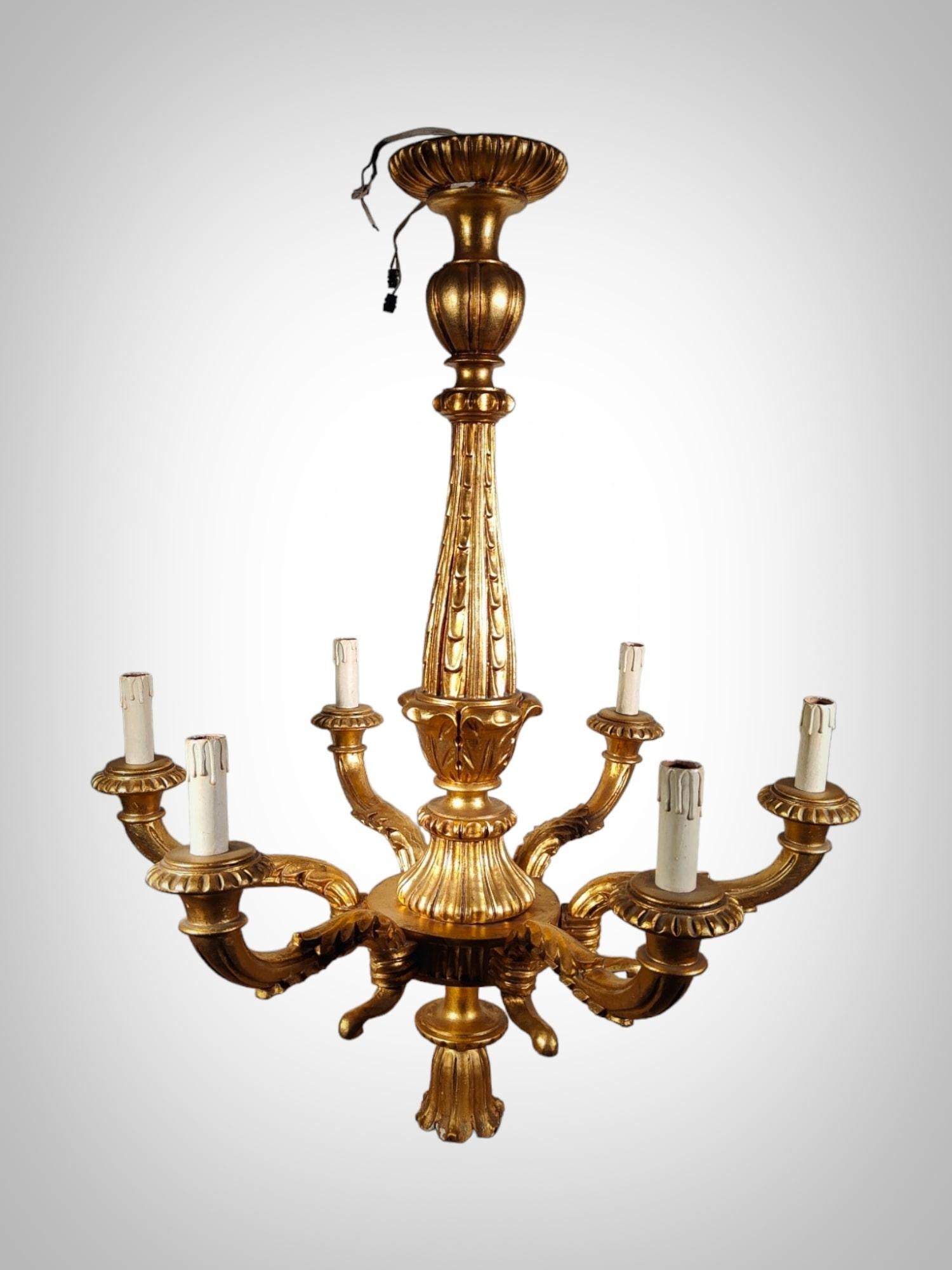 Golden Wood Ceiling Lamp: Elegant 1950s Italian Craftsmanship For Sale 1