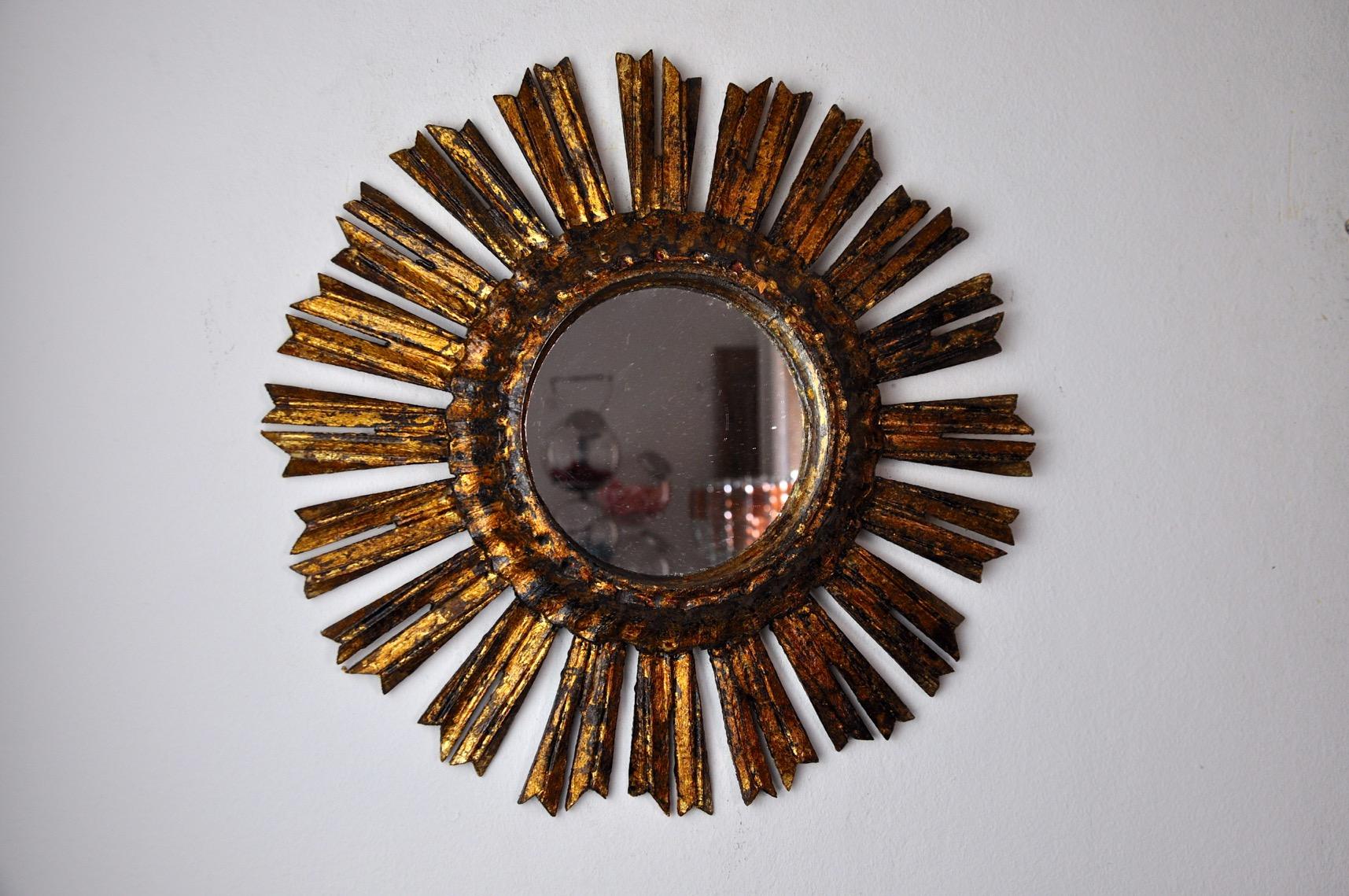Golden Wooden Sun Mirror Early 20th Century In Good Condition For Sale In BARCELONA, ES