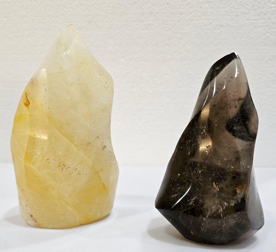 Sculpté FIN DE VENTE - 2 Flammes de Quartz sculptées à partir de spécimens naturels - REDUCTION FINALE en vente