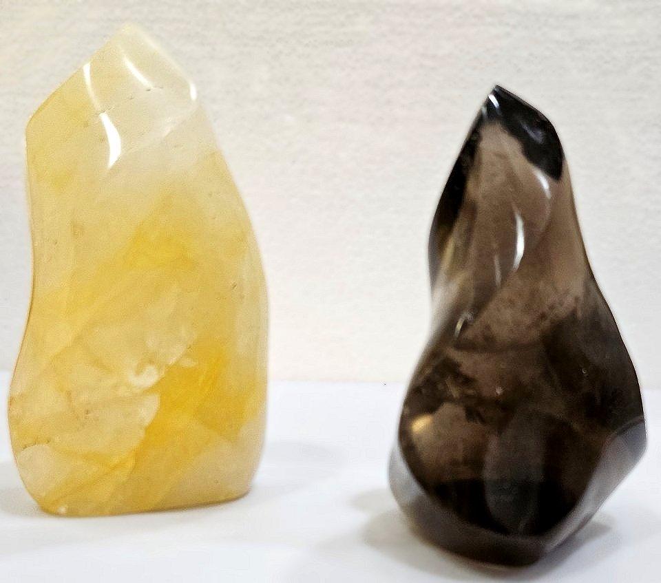 FIN DE VENTE - 2 Flammes de Quartz sculptées à partir de spécimens naturels - REDUCTION FINALE Bon état - En vente à Warrenton, OR